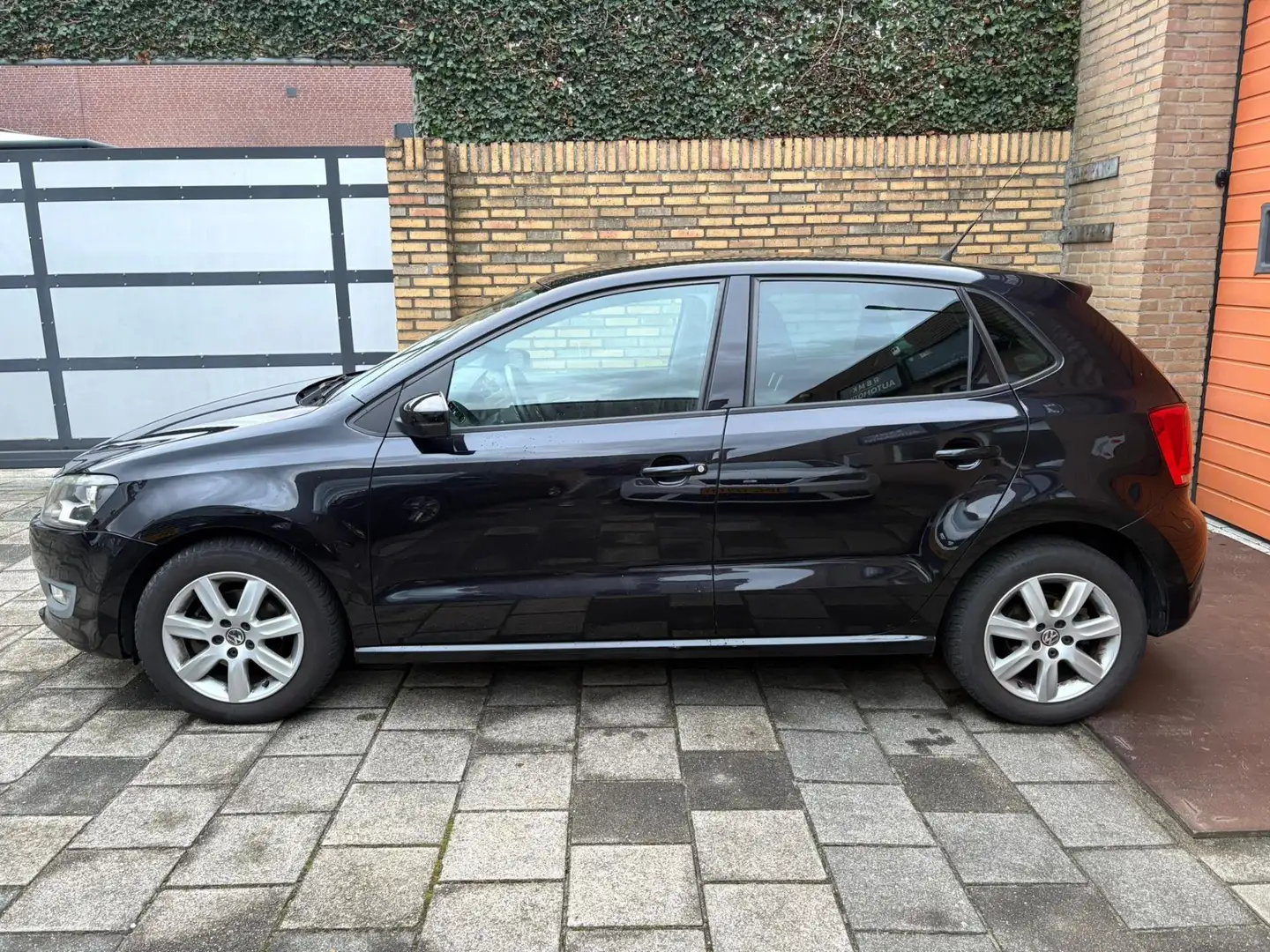 Volkswagen Polo 1.4-16V Comfortline crna - 2