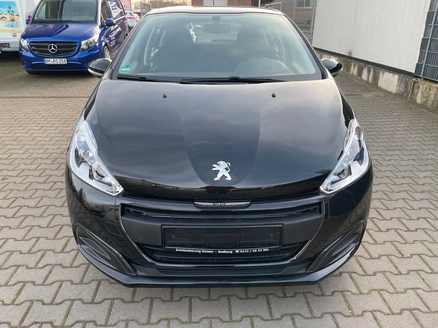 Peugeot 208 Access, Klima, 2.Hand ,TÜV+AU neu Schwarz - 2