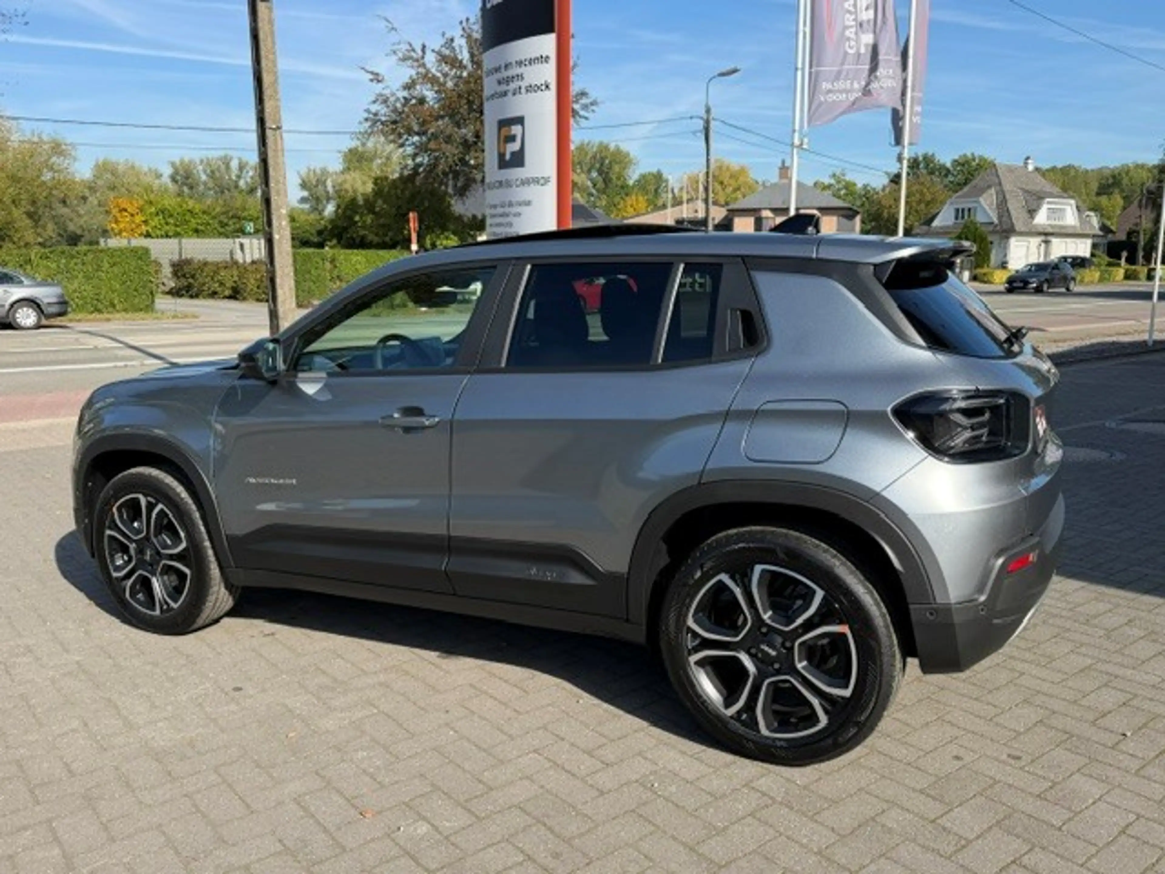 Jeep Avenger Avenger 1.2 Turbo MHEV Summit Open dak/Wireless charge smartphone/PDC V&A/Camera...enz — photo 12
