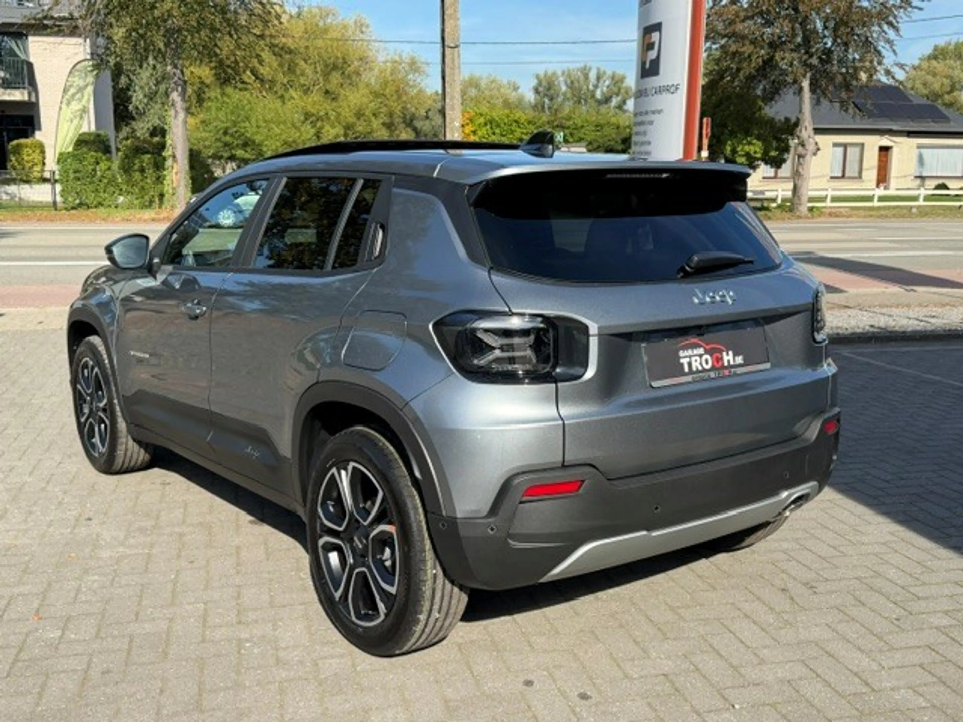 Jeep Avenger Avenger 1.2 Turbo MHEV Summit Open dak/Wireless charge smartphone/PDC V&A/Camera...enz — photo 11