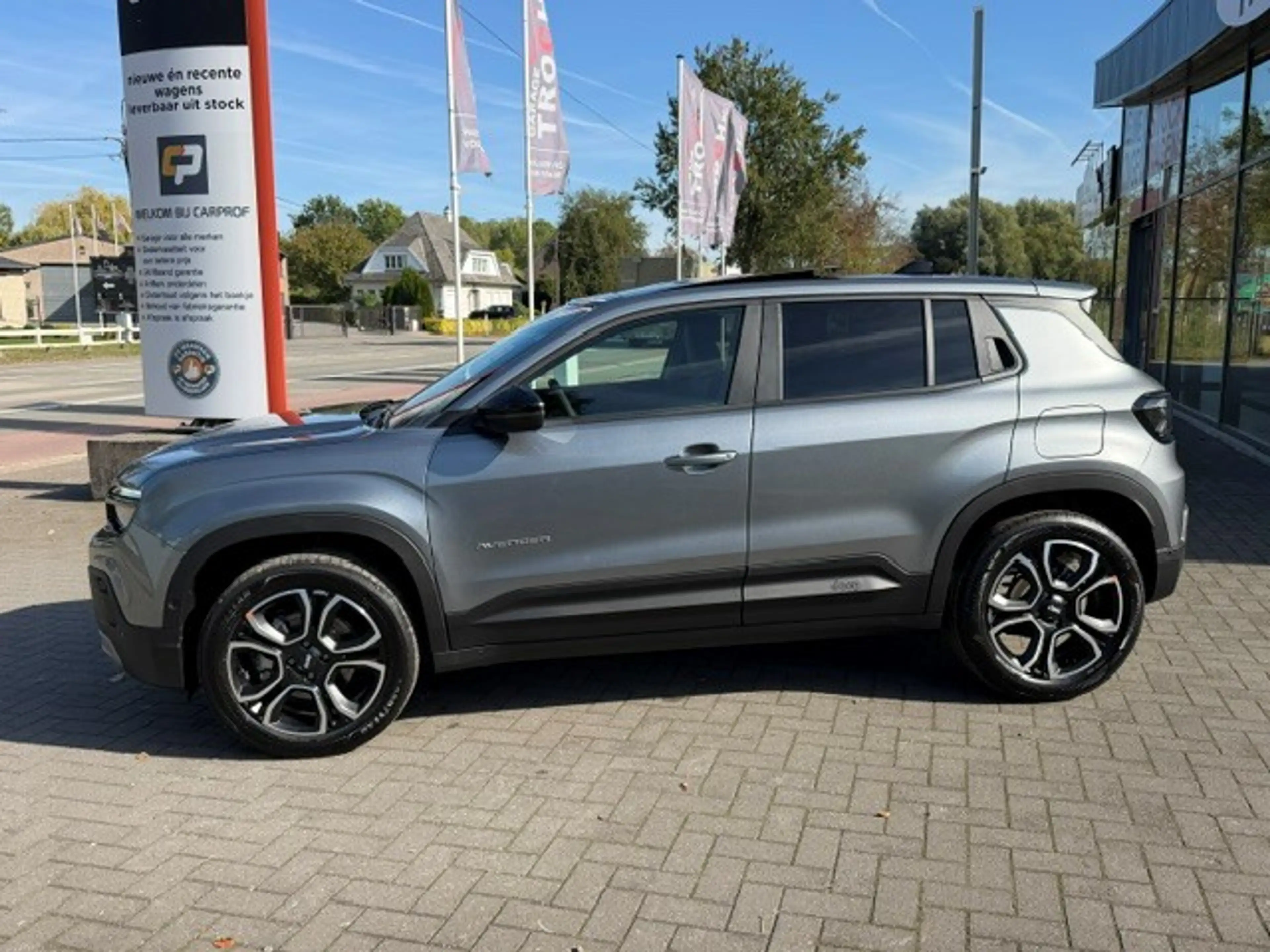 Jeep Avenger Avenger 1.2 Turbo MHEV Summit Open dak/Wireless charge smartphone/PDC V&A/Camera...enz — photo 13