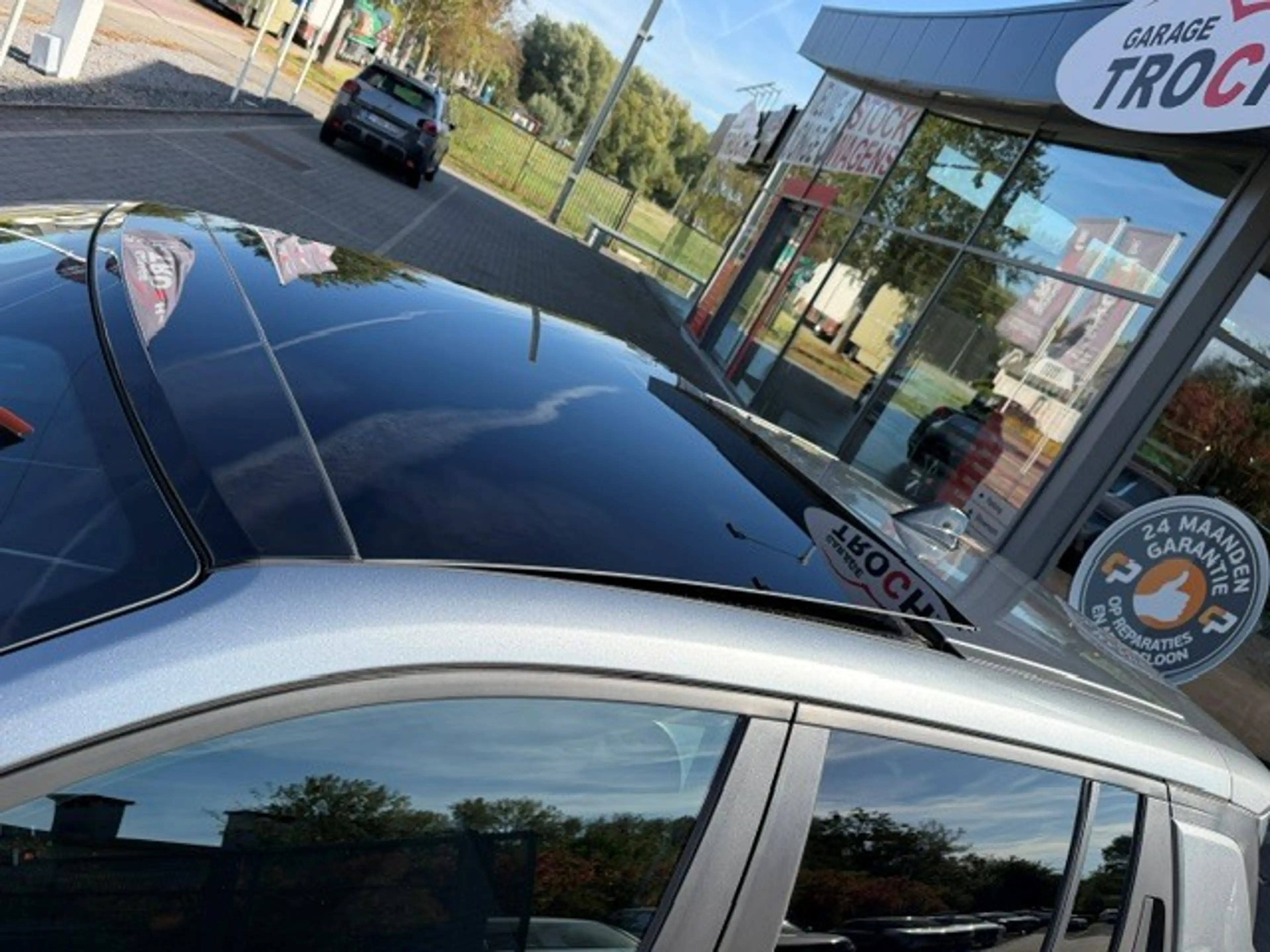 Jeep Avenger Avenger 1.2 Turbo MHEV Summit Open dak/Wireless charge smartphone/PDC V&A/Camera...enz — photo 15