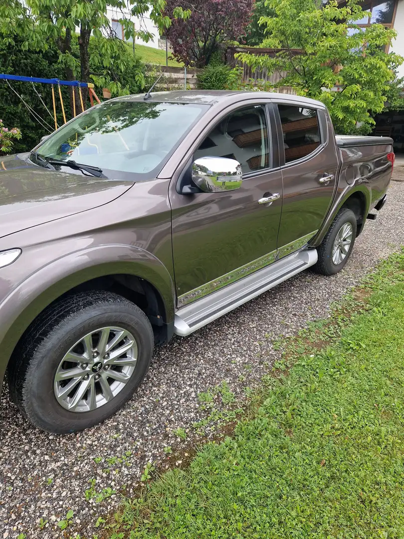 Mitsubishi L200 L 200 2,4 DI-D HP 4WD Doppelkabine Intense Aut. Intense Braun - 2