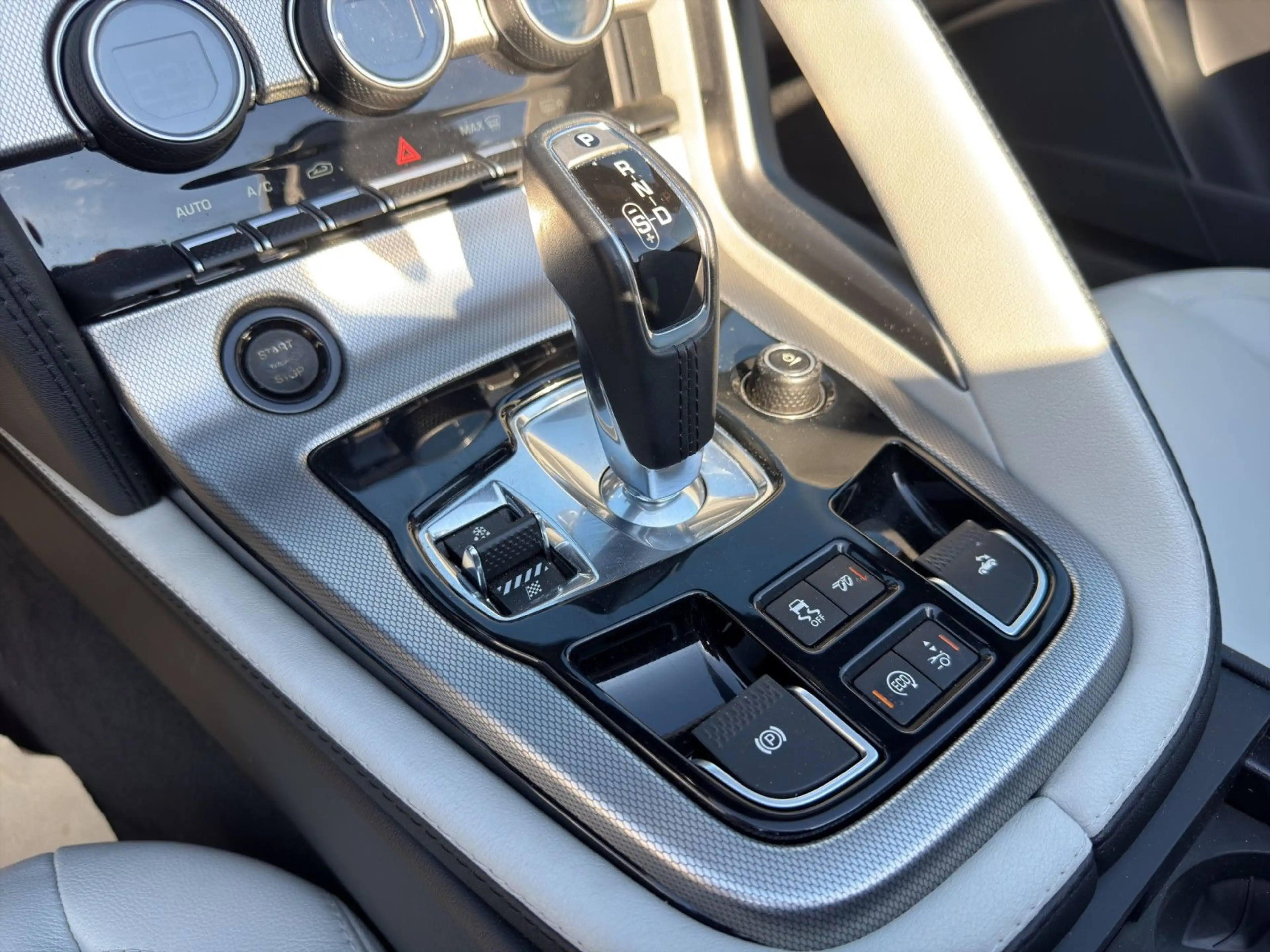 Jaguar F-Type F-TYPE Cabrio/NEUZustand/Scheckheftgepflegt — photo 16