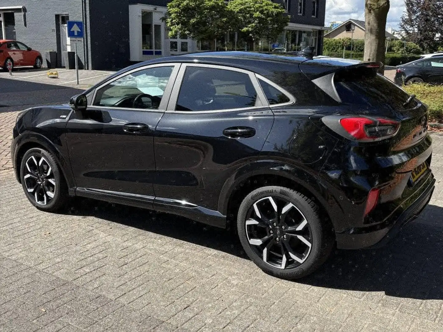 Ford Puma 1.0 EcoBoost Aut. TITANIUM X Zwart - 1