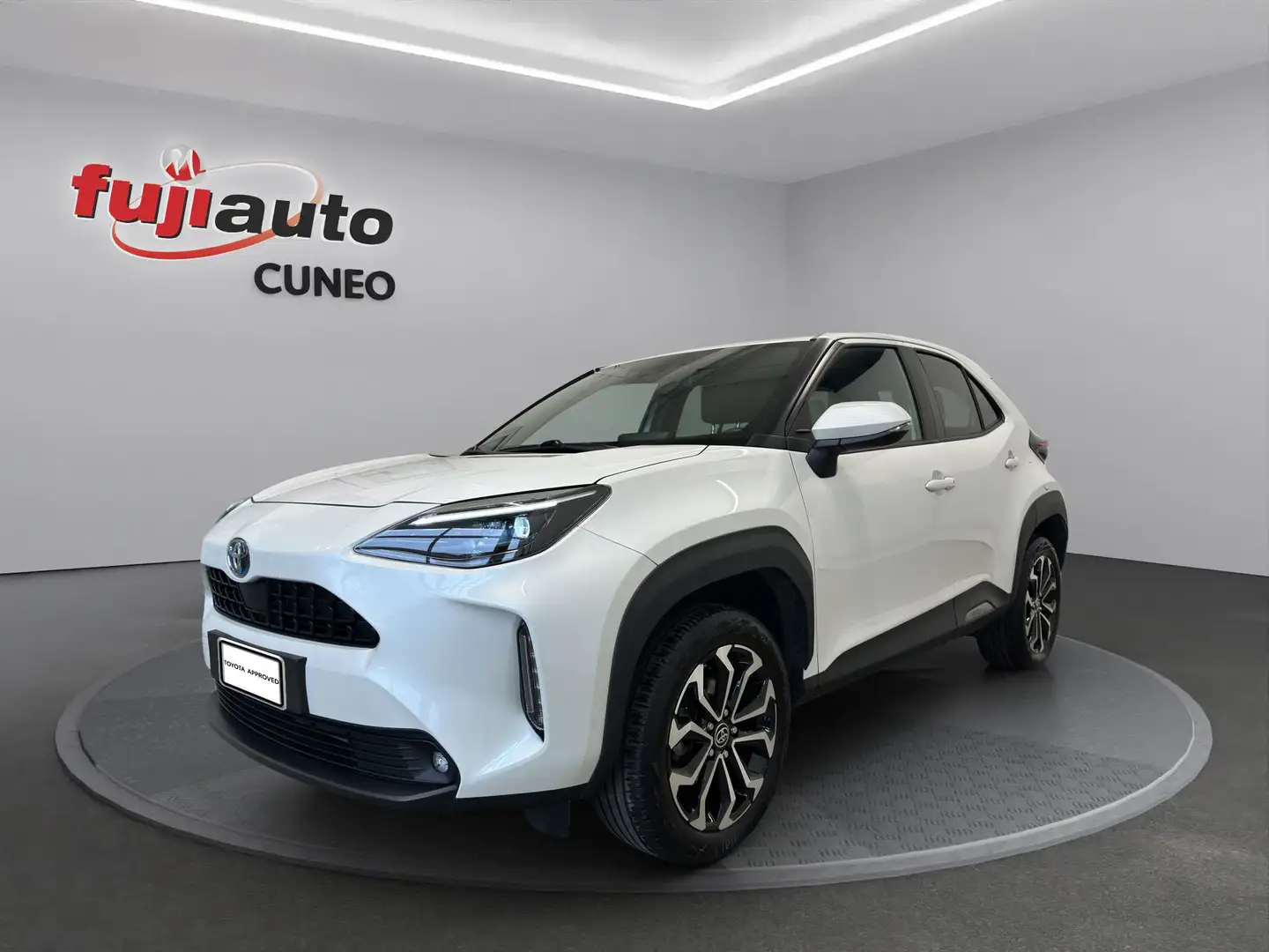 Toyota Yaris Cross Yaris Cross 1.5h Trend awd-i 116cv e-cvt Weiß - 1