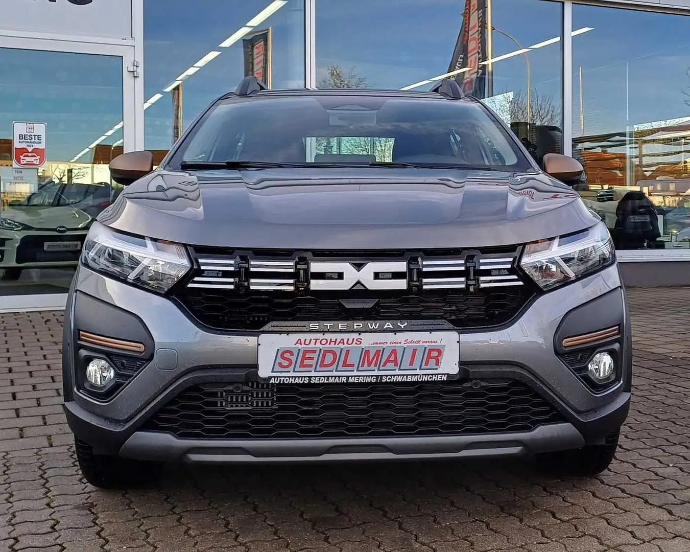 Dacia Sandero Stepway Extreme TCe 90 Automatik SHZ/NAVI/City PAK Grau - 1