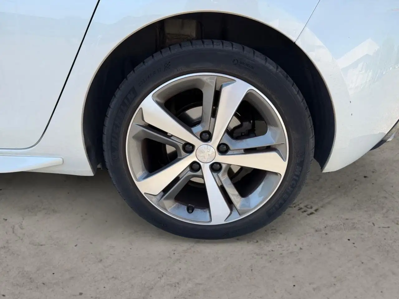 Peugeot 308 308 — photo 26