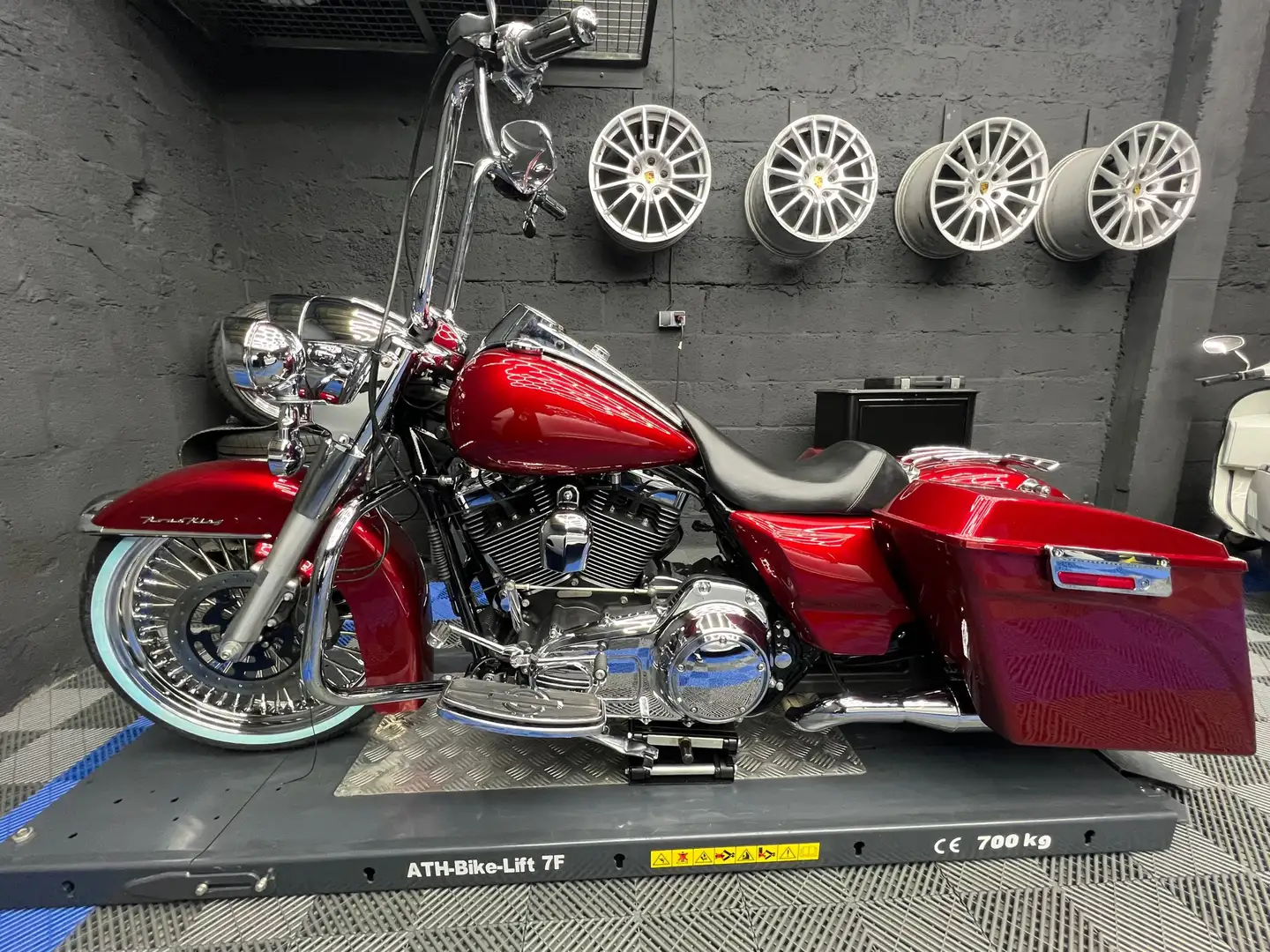 Harley-Davidson Road King Chikano Bagger Tausch möglich Zuzahlung möglich Rojo - 1