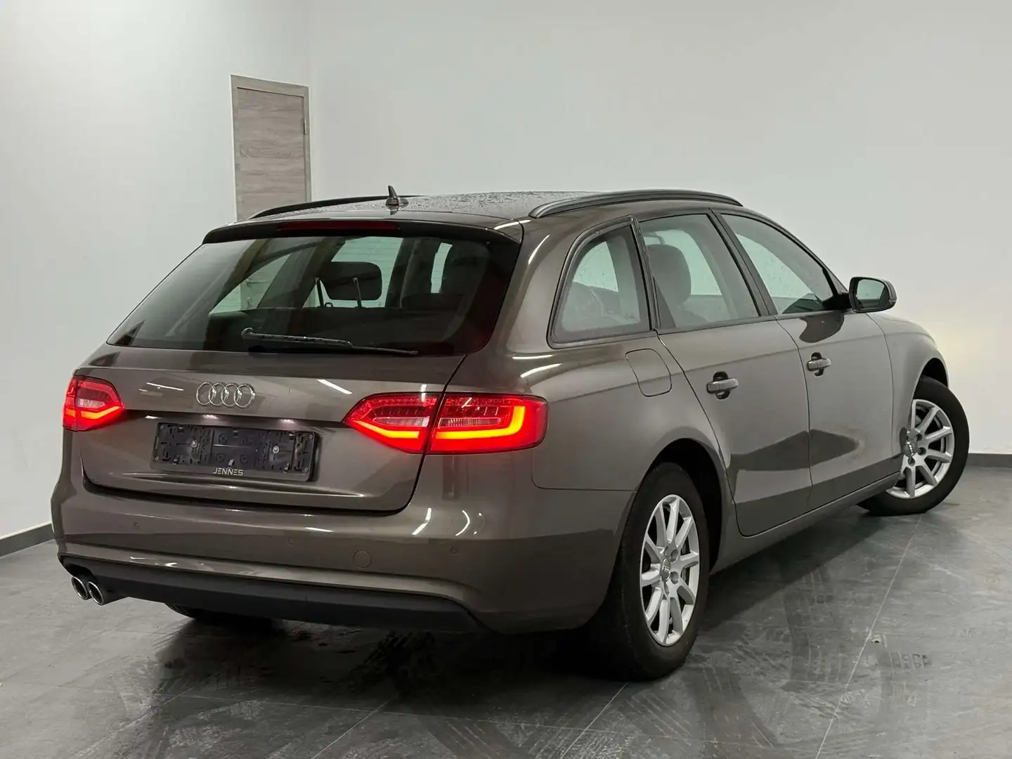 Audi A4 Avant 2.0 TDi Automatique - Euro6b - Xenon Brun - 2