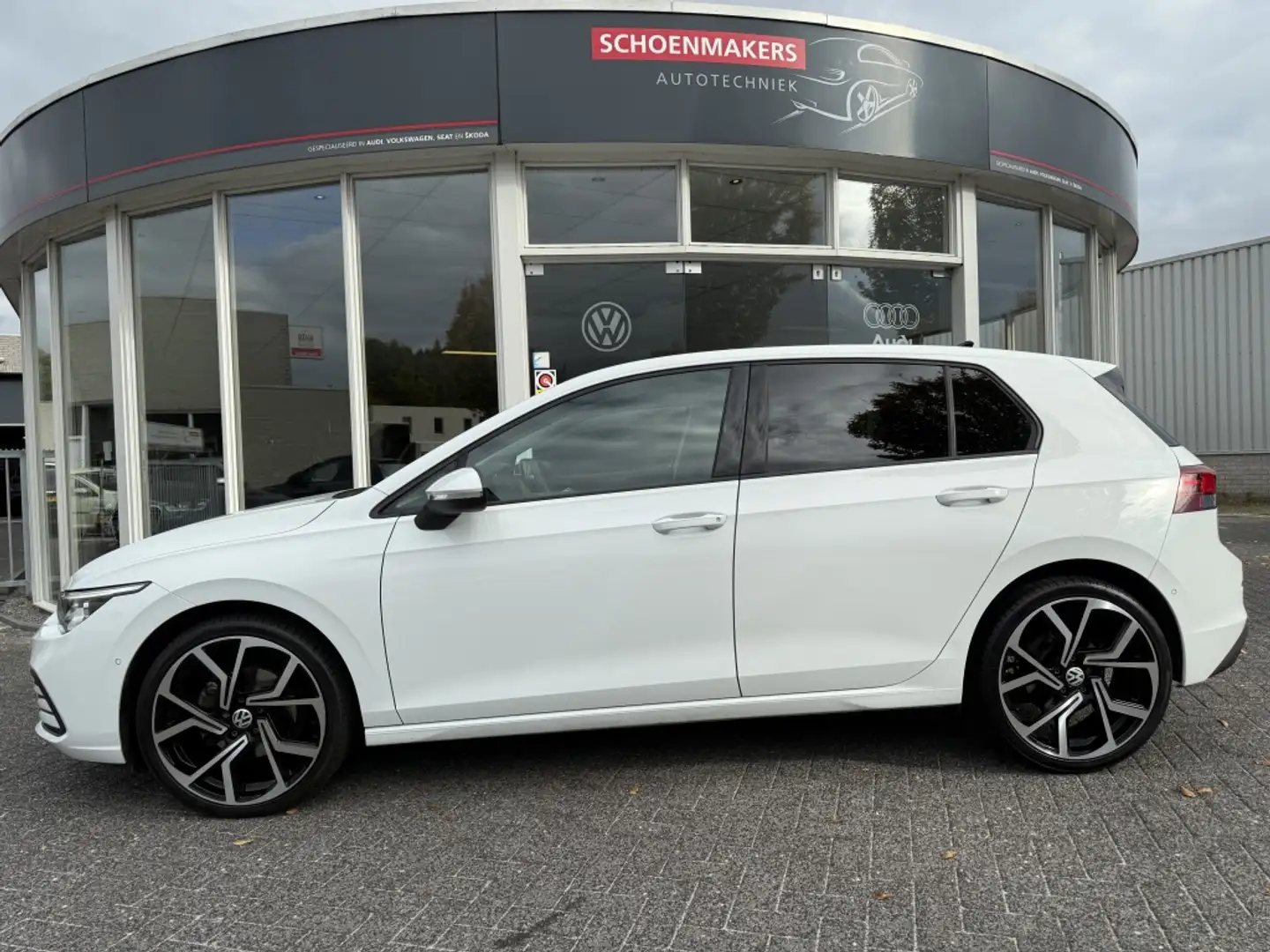 Volkswagen Golf 1.0 eTSI Life Bns Wit - 2