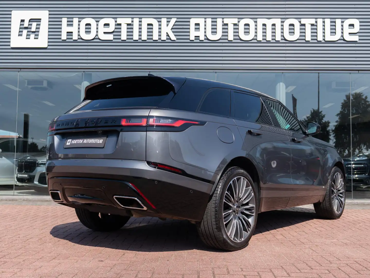 Land Rover Range Rover Velar 2.0 P300 Turbo AWD R-Dynamic HSE | Pano | Elc trek Grijs - 2