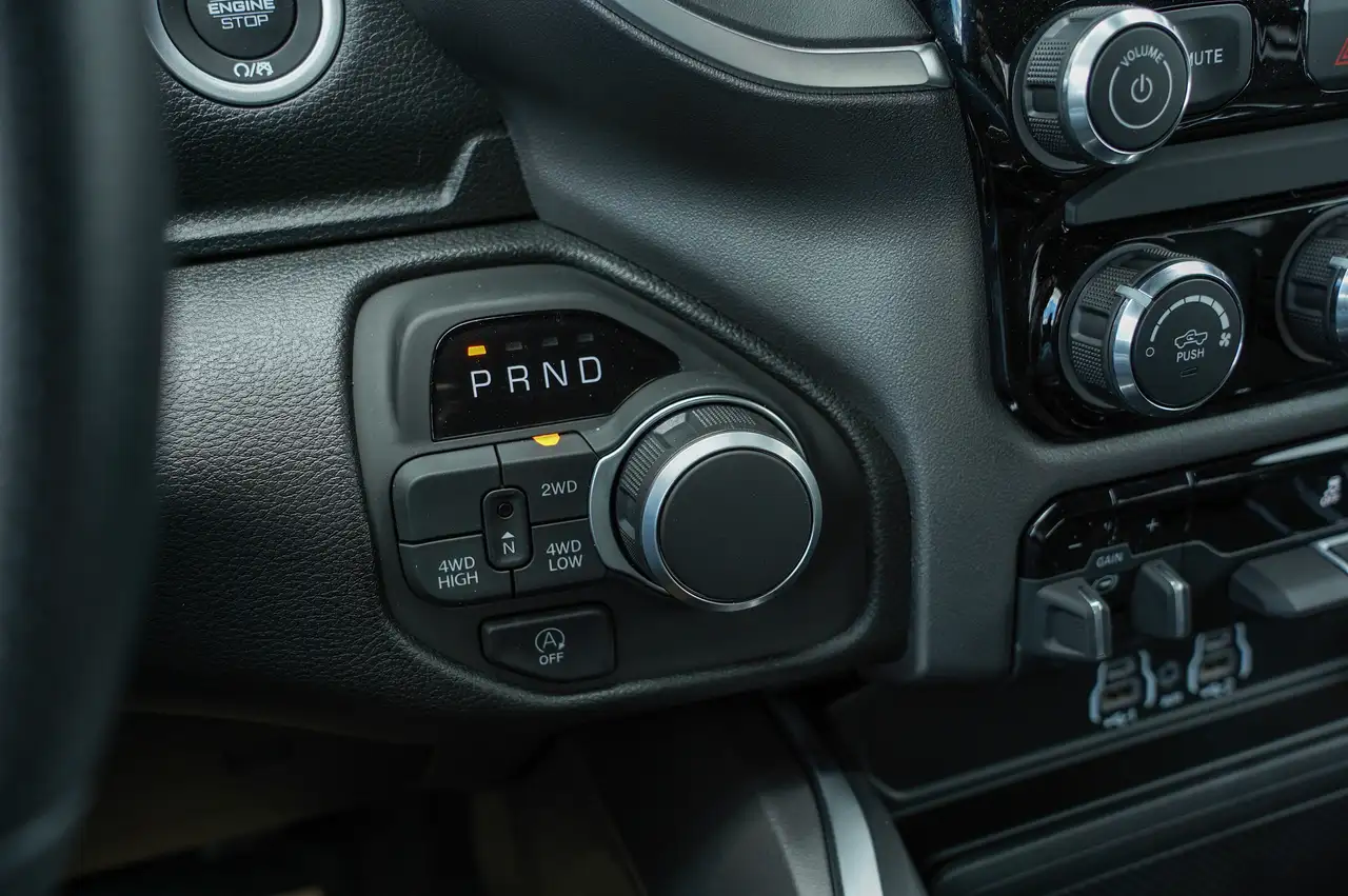 RAM 1500 снимка RAM 1500