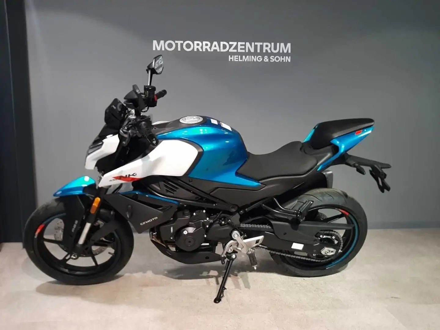 CFMOTO 450NK finanzierbar "ab 2,99 % bei 36 Monaten" Bleu - 2