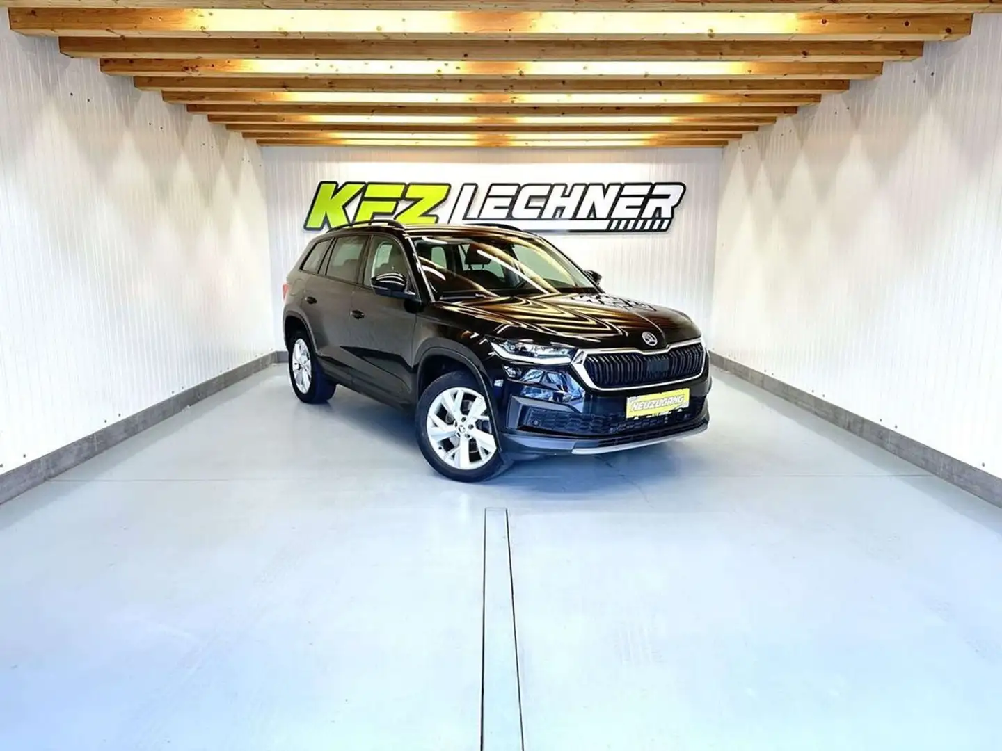 Skoda Kodiaq 2,0 TDI DSG ''7SITZ*AHK*R-KAM*ACC*DAB'' Schwarz - 1