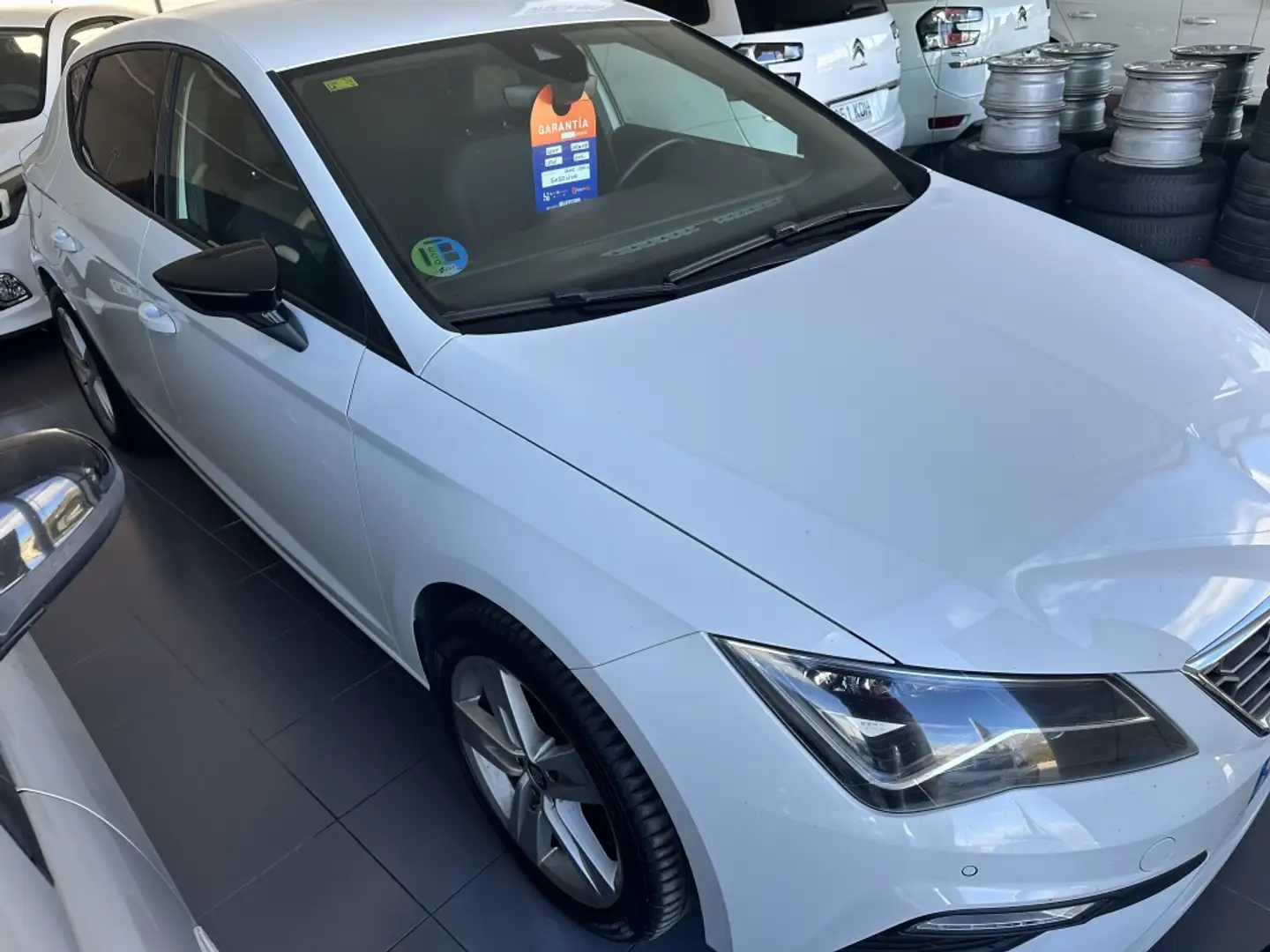 SEAT Leon 1.5 TGI GNC S&S FR DSG7 130 Weiß - 2