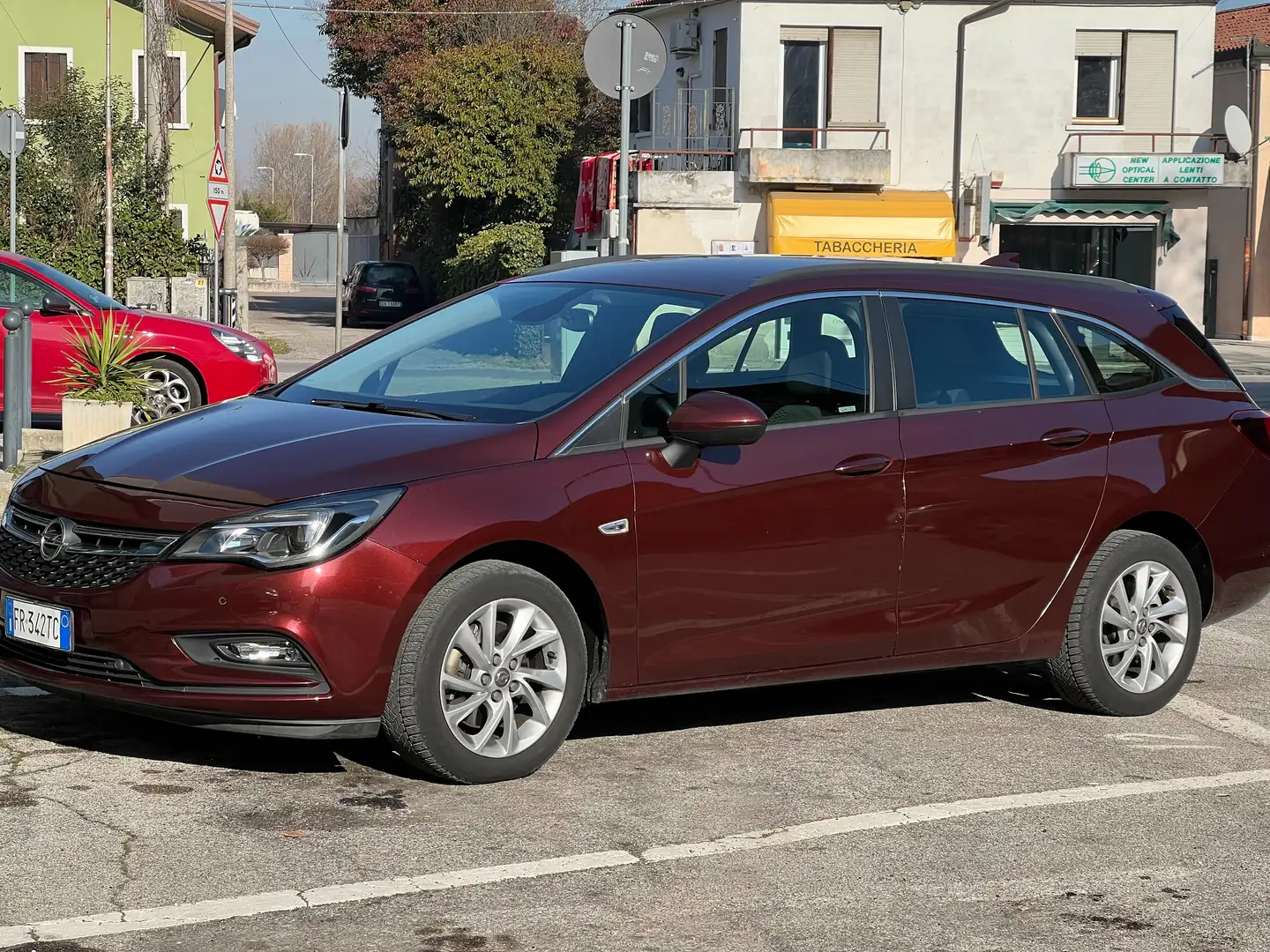 Opel Astra Astra 2018 Sports Tourer 1.6 cdti Business Czerwony - 1