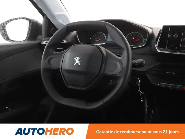 Peugeot 208 view 13
