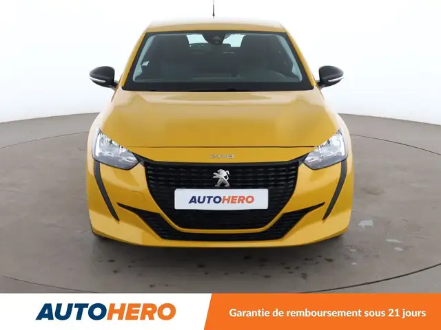 Peugeot 208 view 9