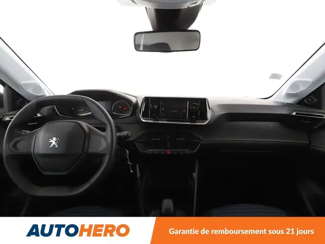 Peugeot 208 view 12