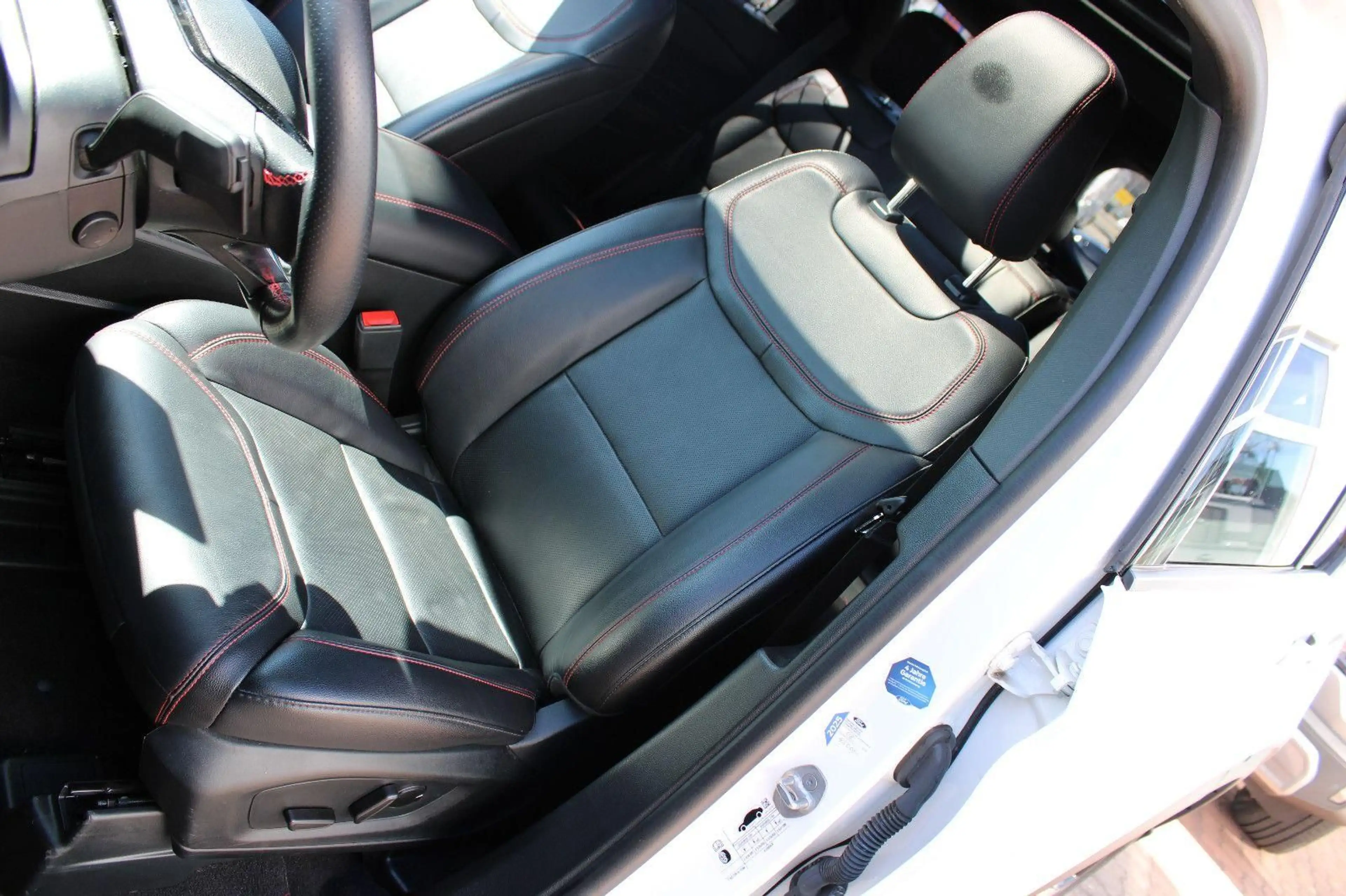 Ford Explorer ST-Line Plug-in-Hybrid 4x4 AHK — photo 15