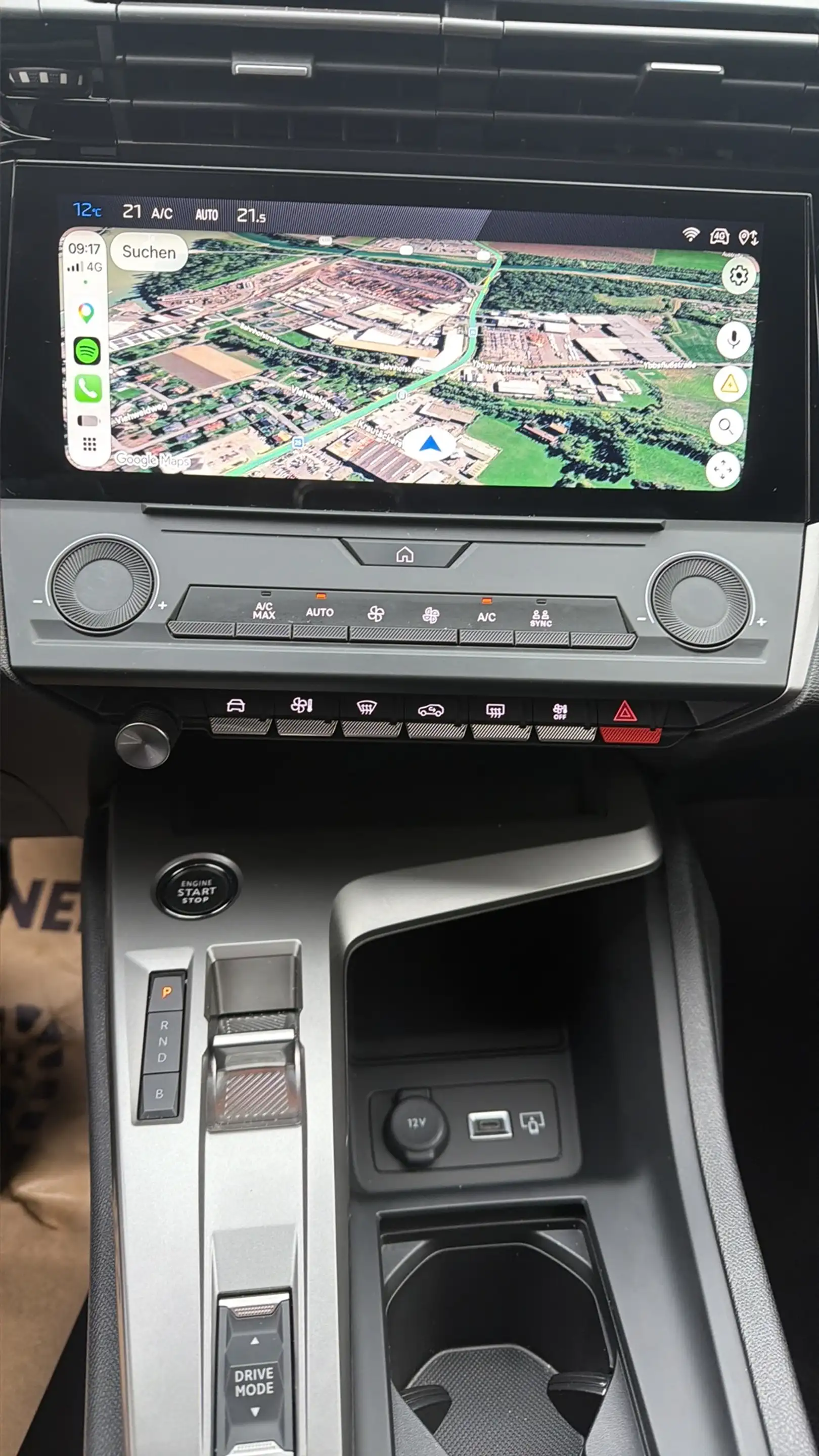 Peugeot 408 408 PHEV 225 e-EAT8 Allure — photo 9