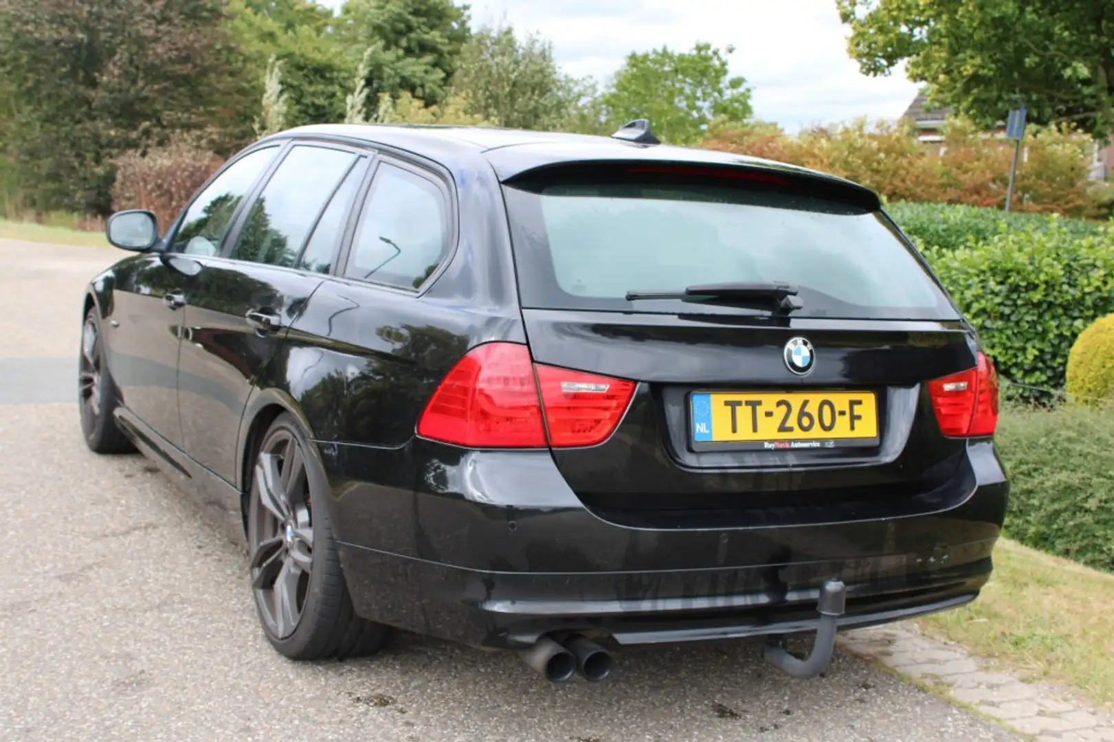 BMW 325 325I 218pk High Executive automaat leer/ECC/navi/s Schwarz - 2