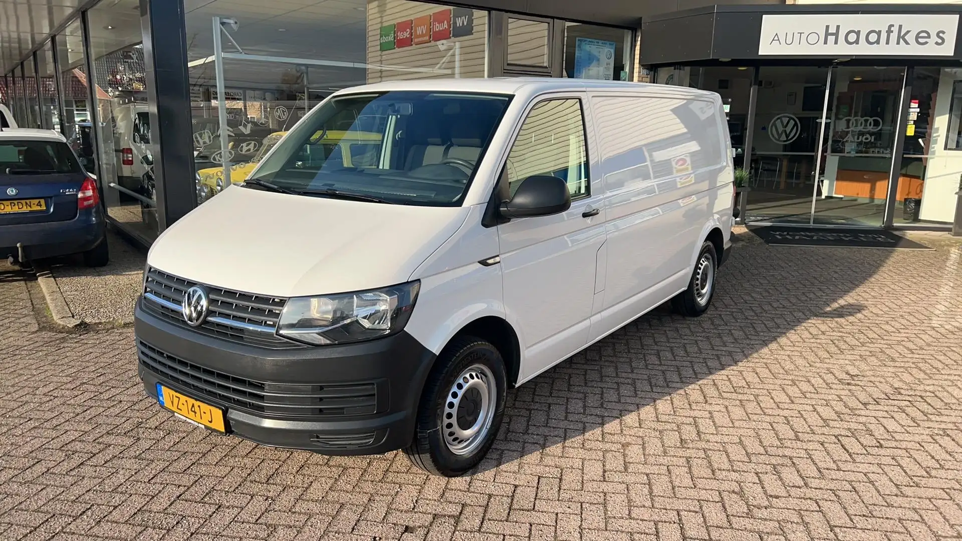Volkswagen T6 Transporter 2.0 TDI L2H1 Trendline 75kw Blanc - 1