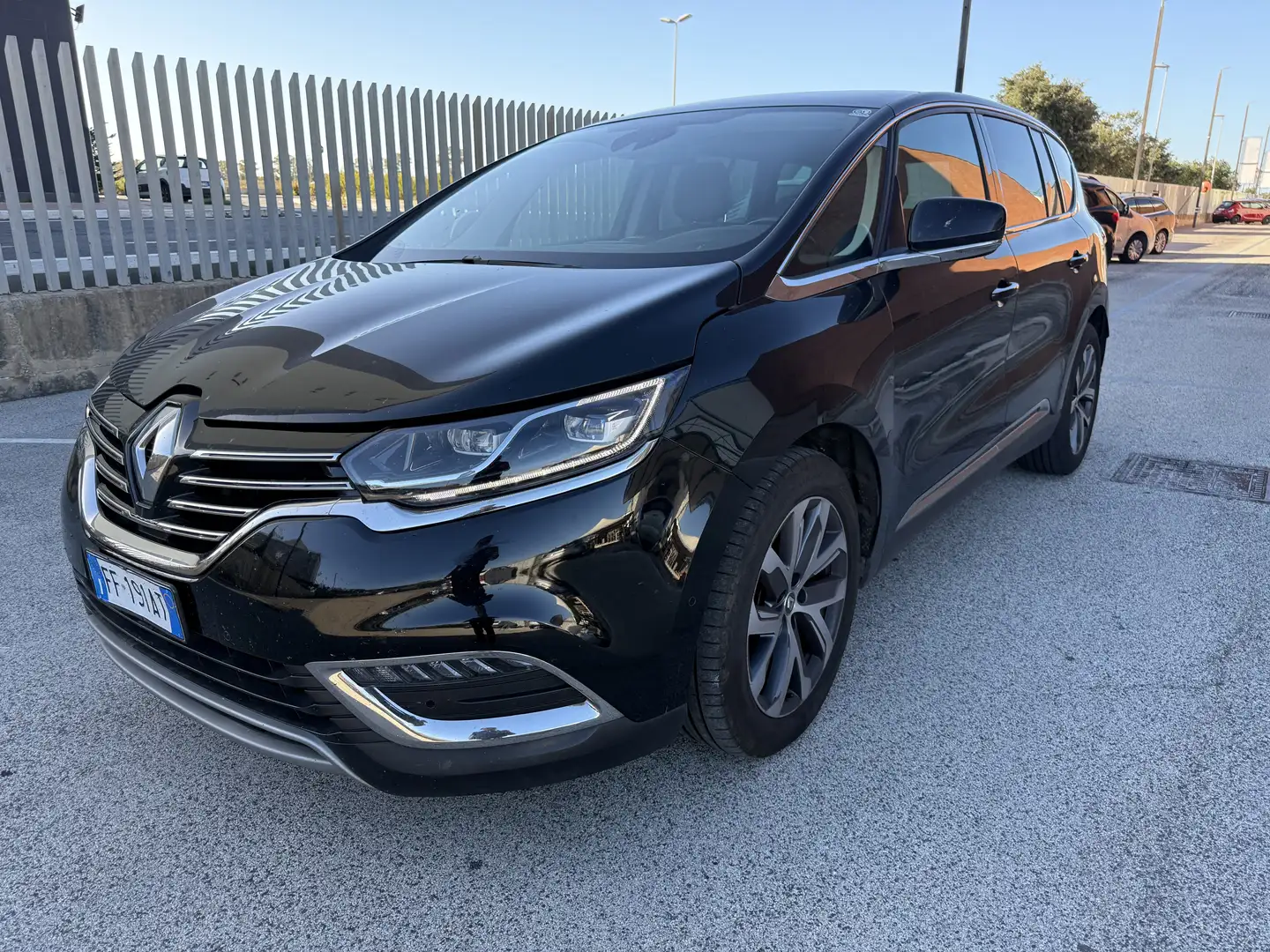 Renault Espace 1.6 dci energy Intens 160cv edc Zwart - 2