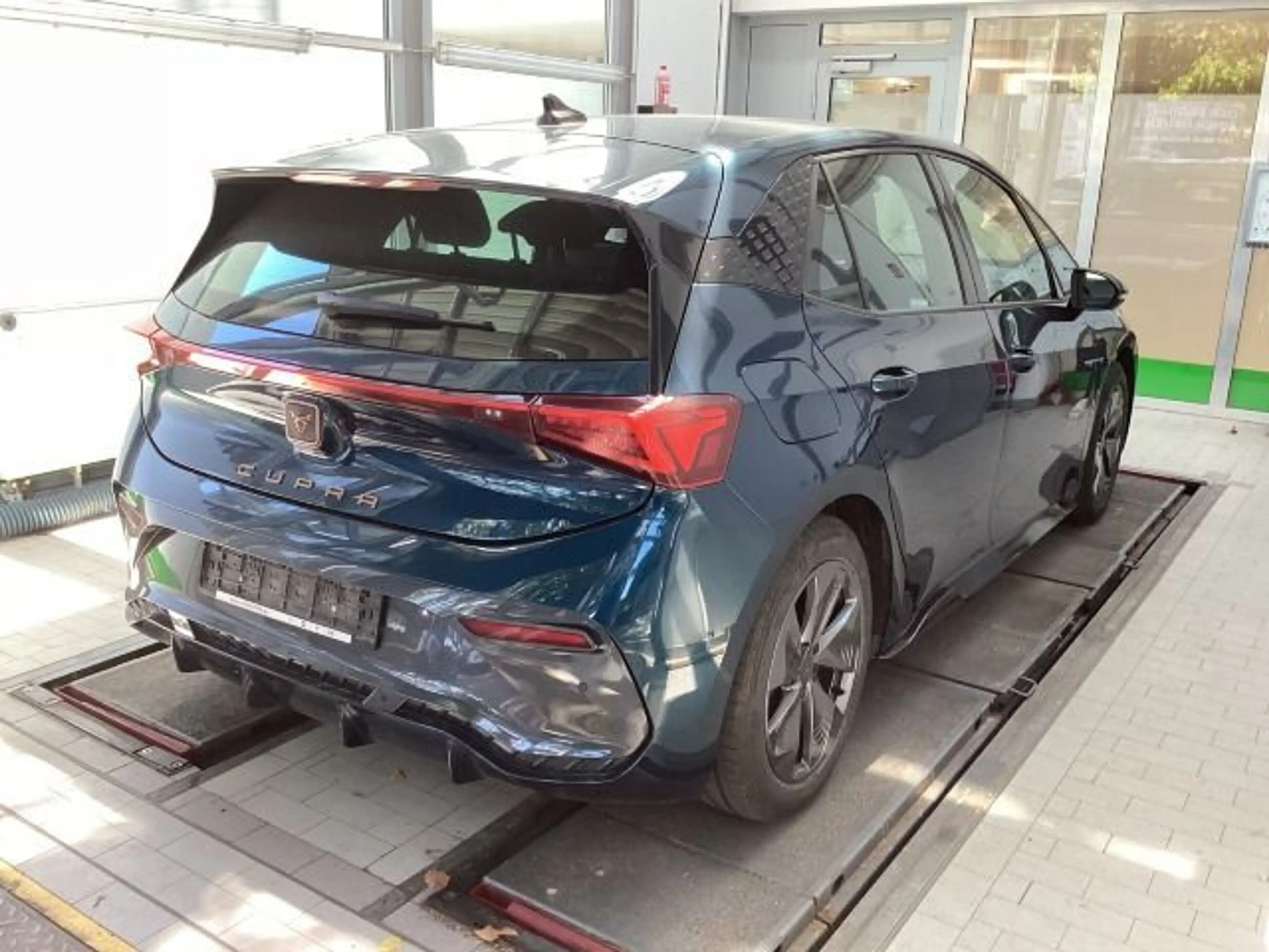 CUPRA Born 150 kW Navi LED Sitzhzg Kamera — photo 2