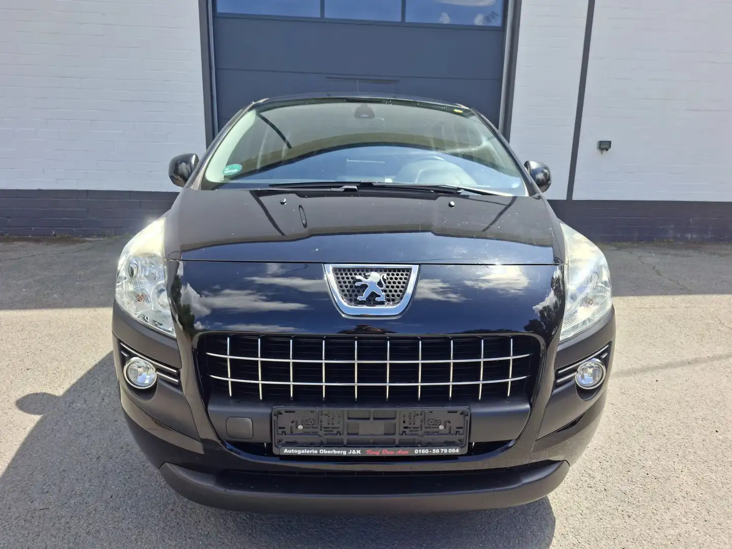 Peugeot 3008 Active Klimaautomatik-2.Zo Navi Tempomat LM Schwarz - 2