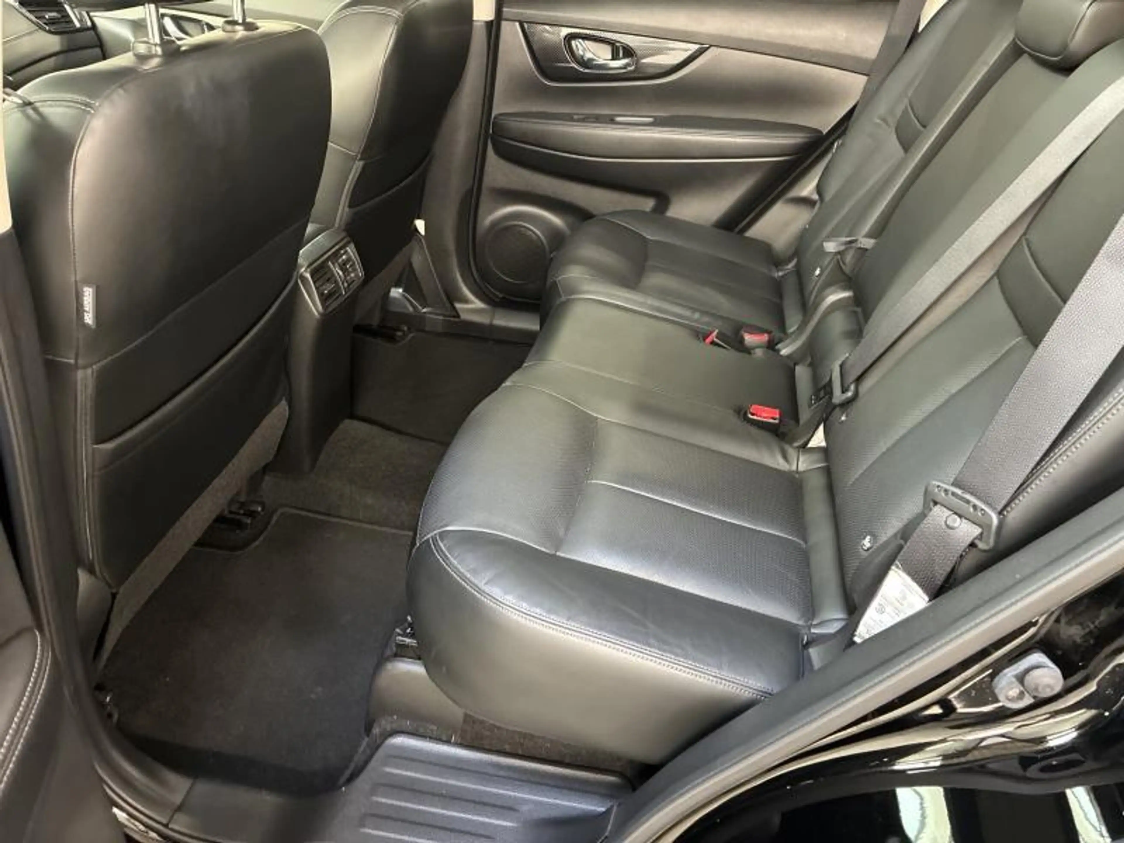 Nissan X-Trail TEKNA 4x4 — photo 14