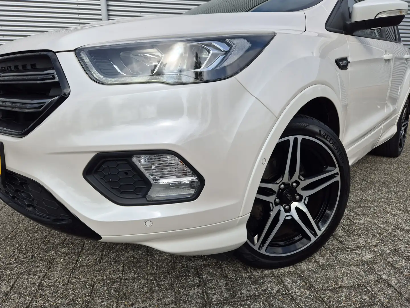 Ford Kuga 1.5 EcoBoost ST Line,Parelmoer wit,afneembare trek Wit - 2