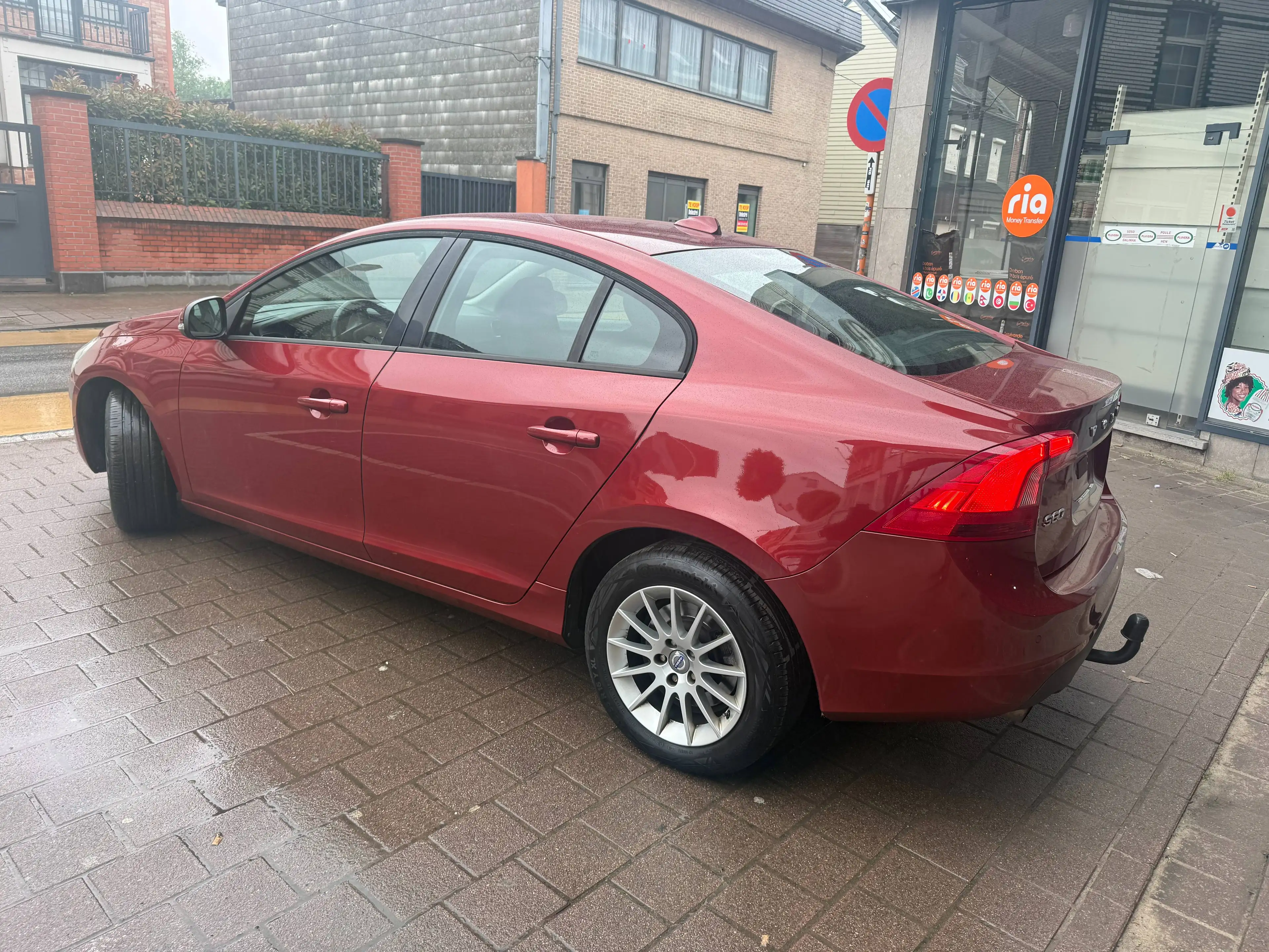 Volvo S60 T4 Essence 132kw/179pk *Boite Automatique*Navigations Clim* — photo 6