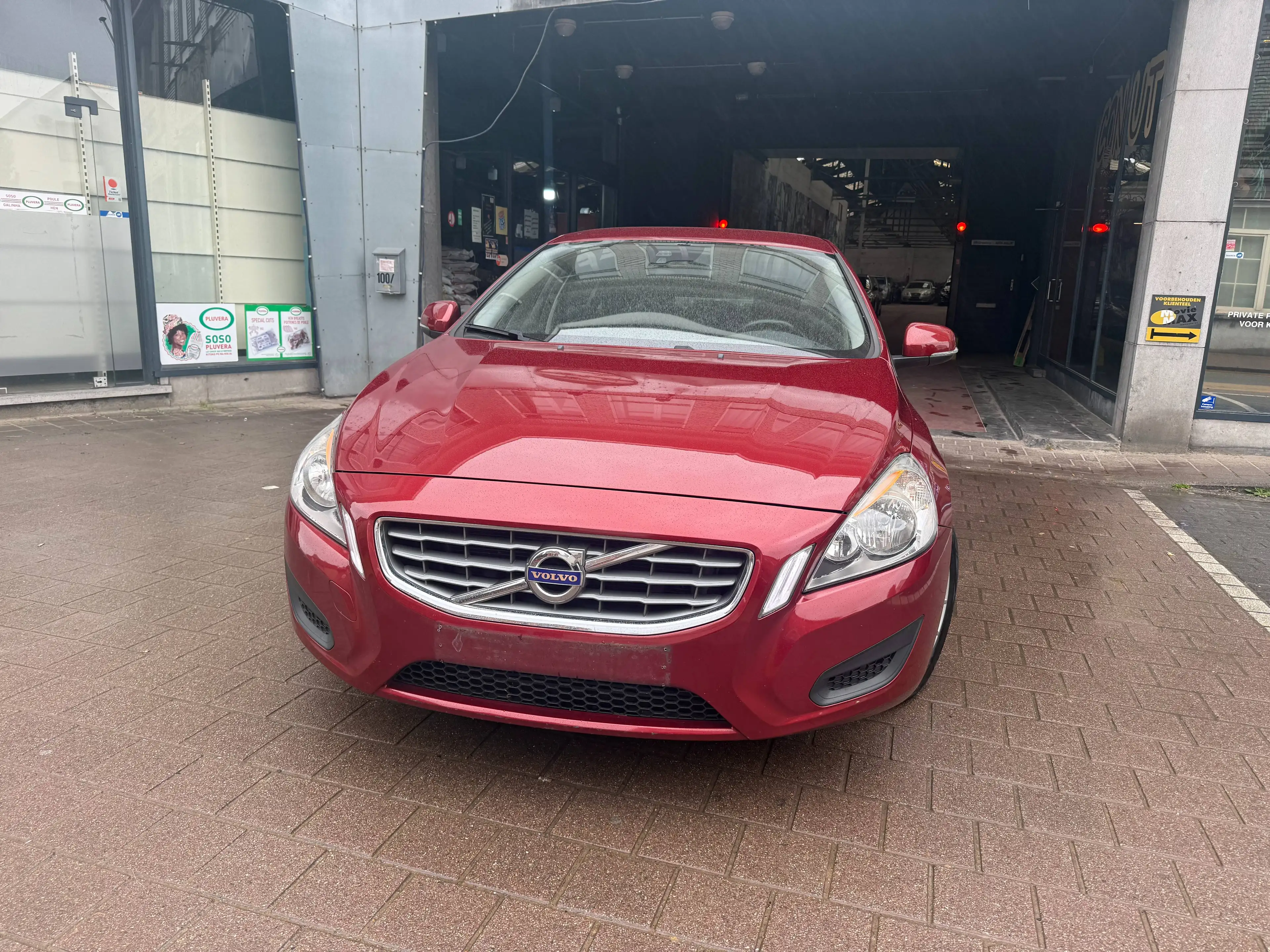 Volvo S60 T4 Essence 132kw/179pk *Boite Automatique*Navigations Clim* — photo 2