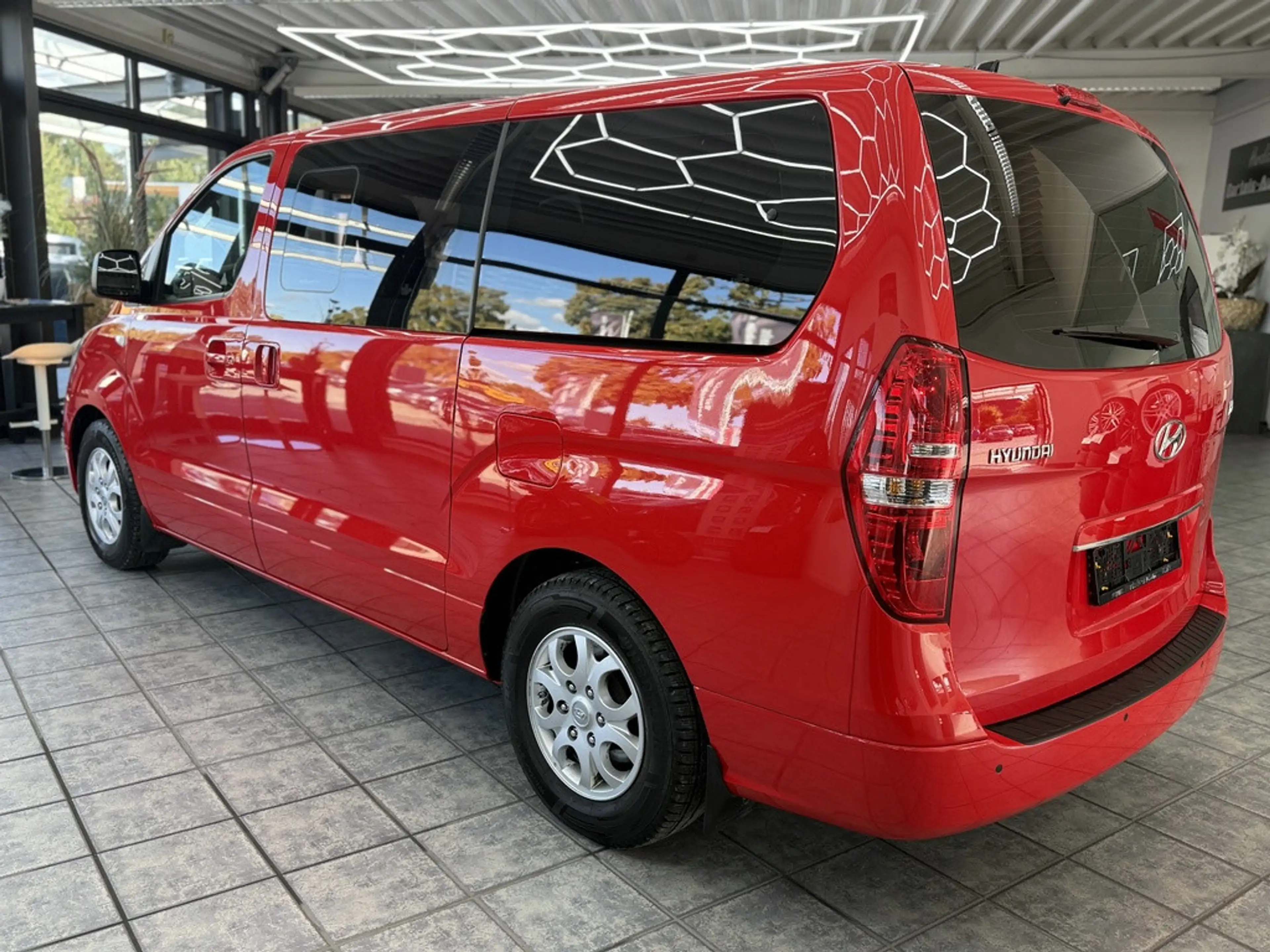 Hyundai H-1 Travel 2.5 CRDI Trend, 8-Sitzer, Navi, Klima — photo 9