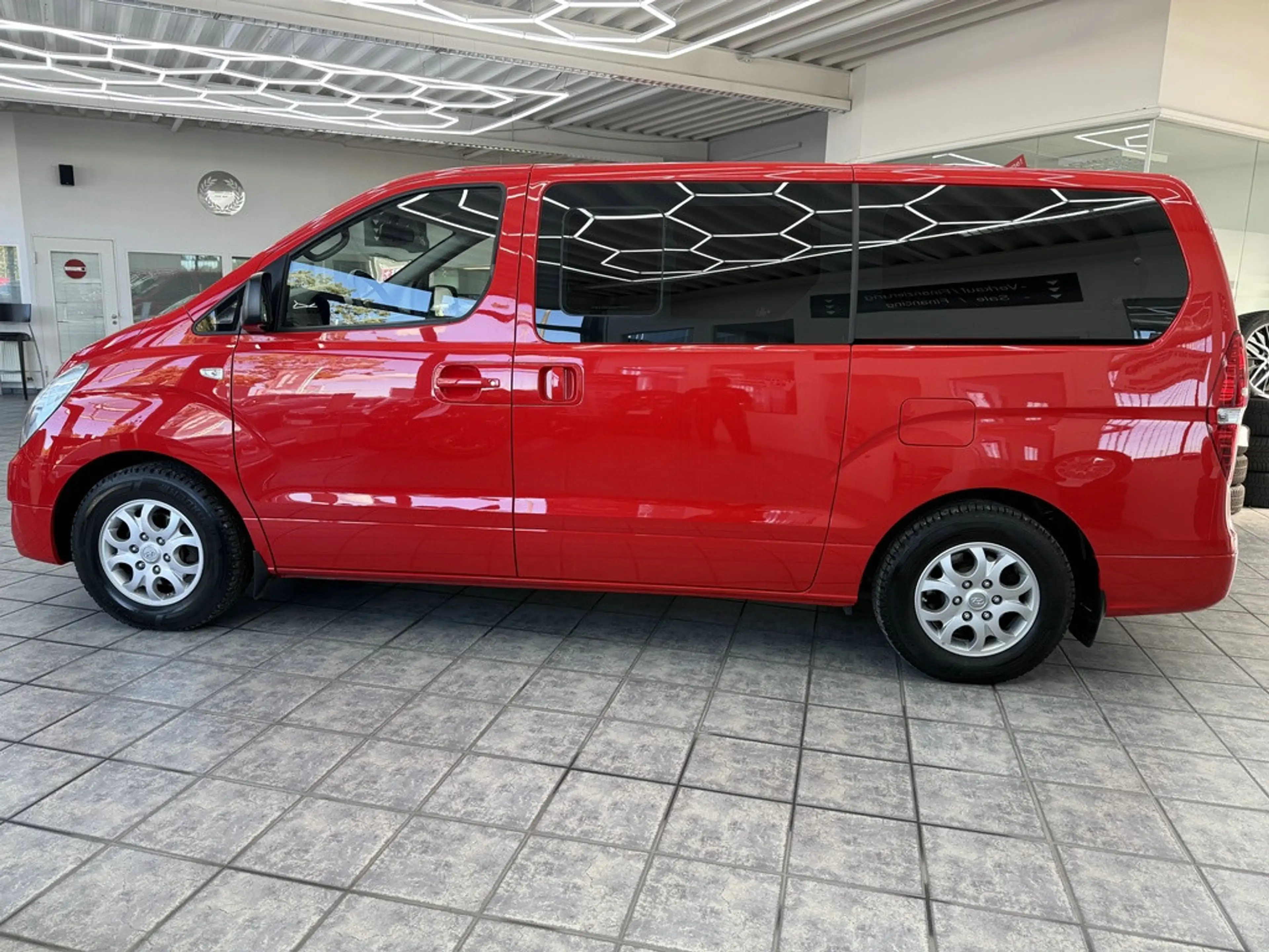 Hyundai H-1 Travel 2.5 CRDI Trend, 8-Sitzer, Navi, Klima — photo 8
