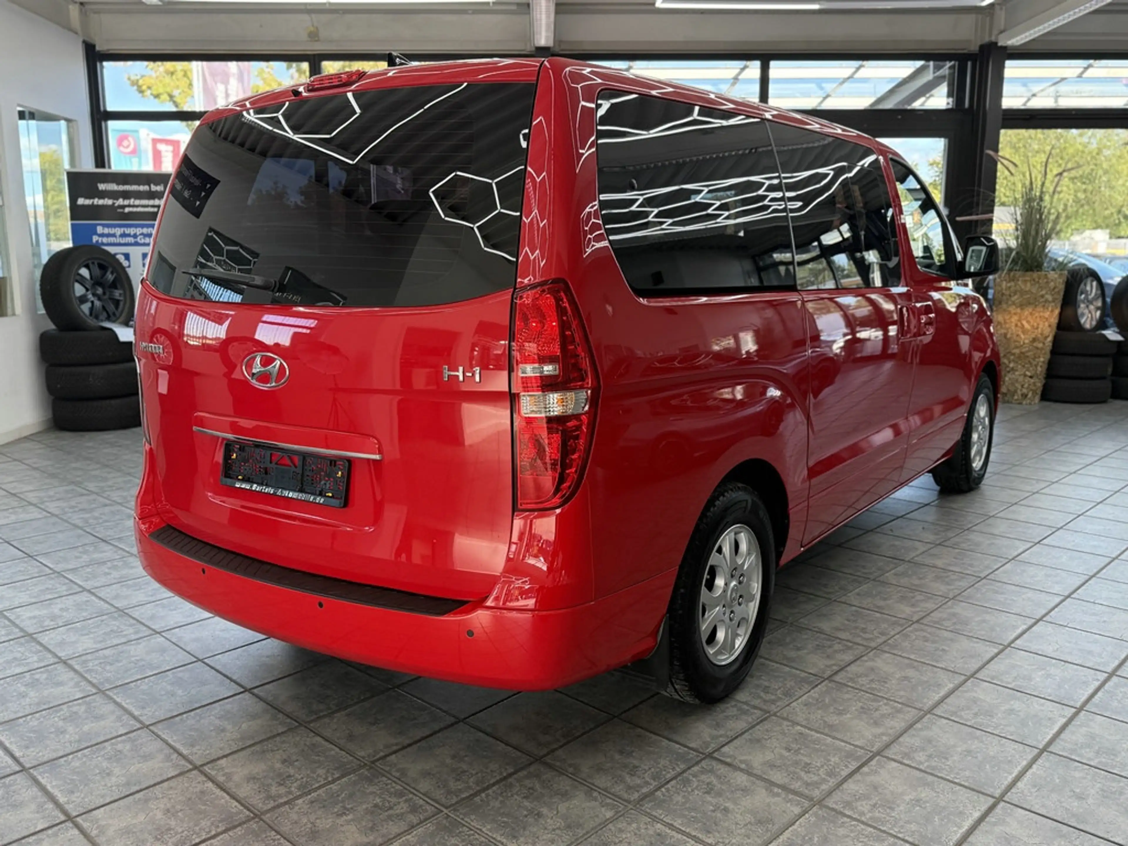 Hyundai H-1 Travel 2.5 CRDI Trend, 8-Sitzer, Navi, Klima — photo 11