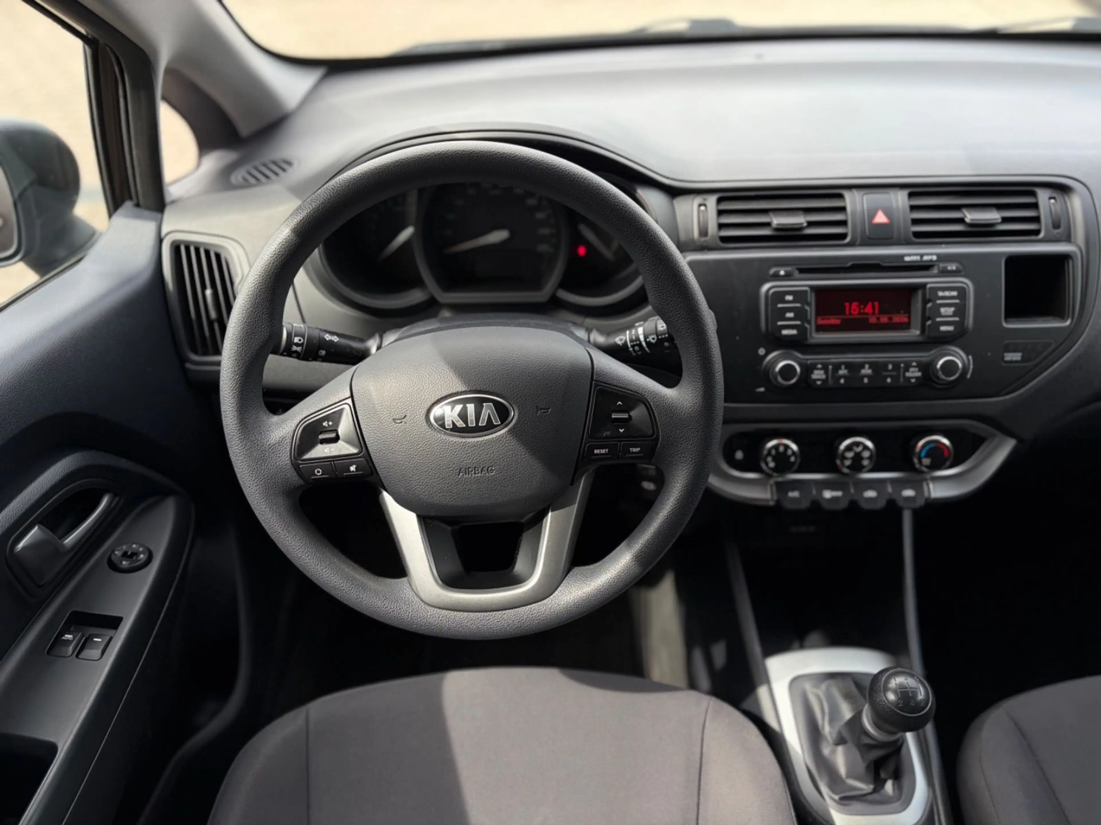 Kia Rio 1.2 *2Hnd*MFL*wenig Km.*8Fach* — photo 15