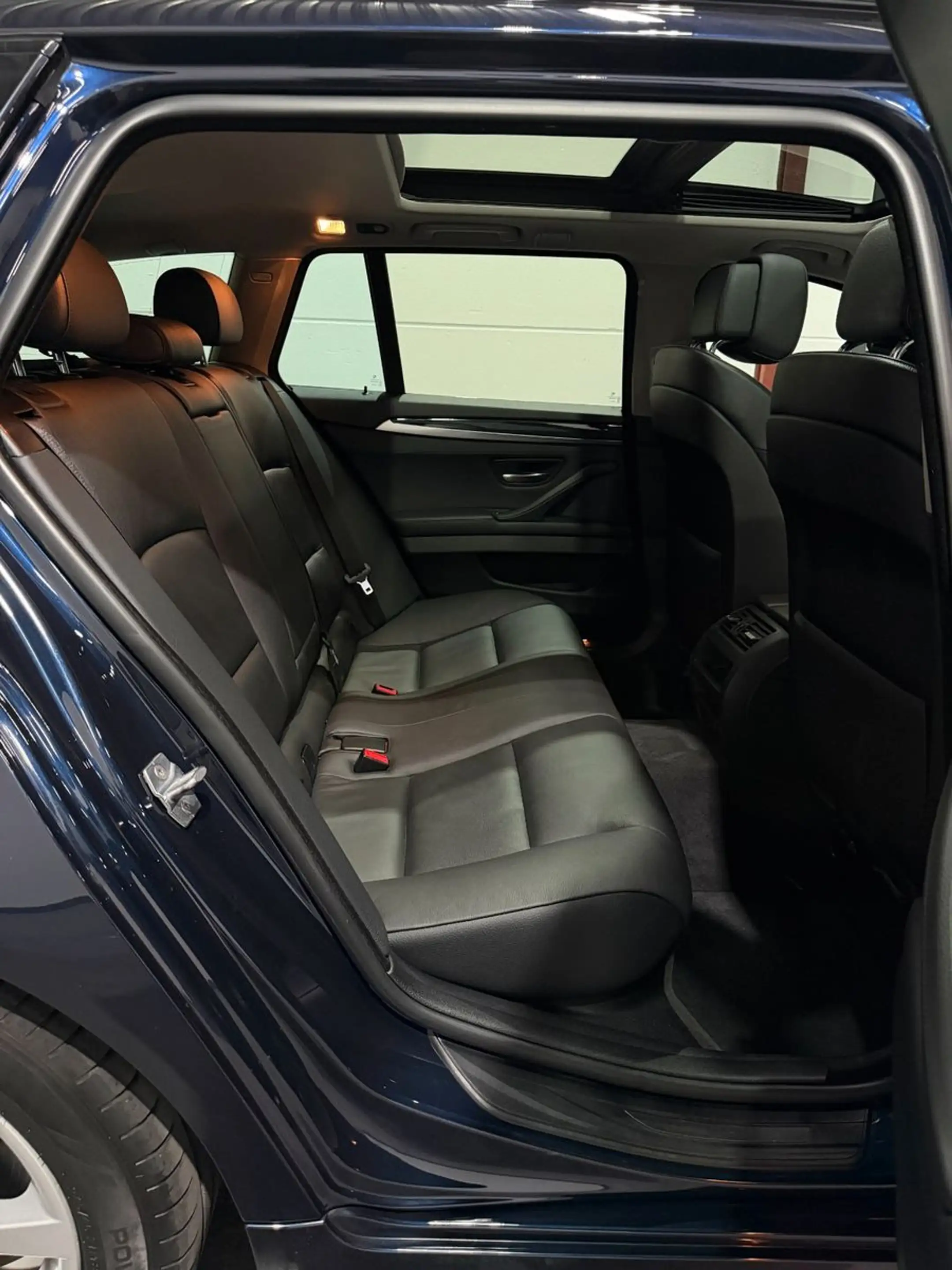 BMW 525 d Touring Aut. *Pano*AHK*Tempo*Bi-Xenon*Leder — photo 13