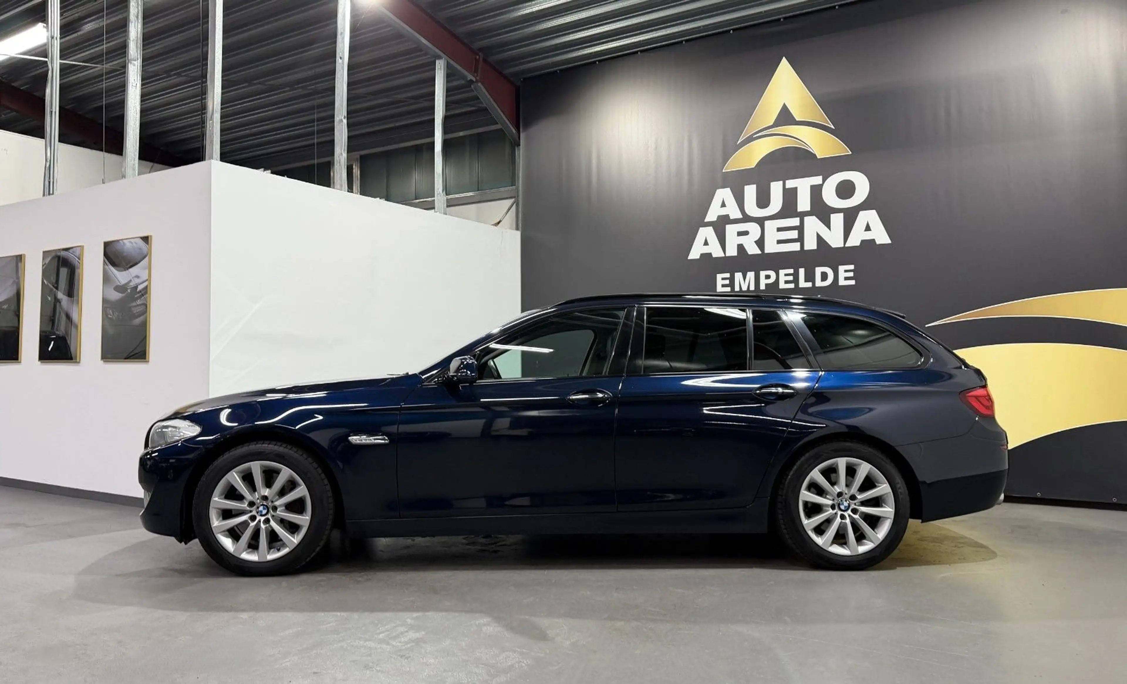 BMW 525 d Touring Aut. *Pano*AHK*Tempo*Bi-Xenon*Leder — photo 4