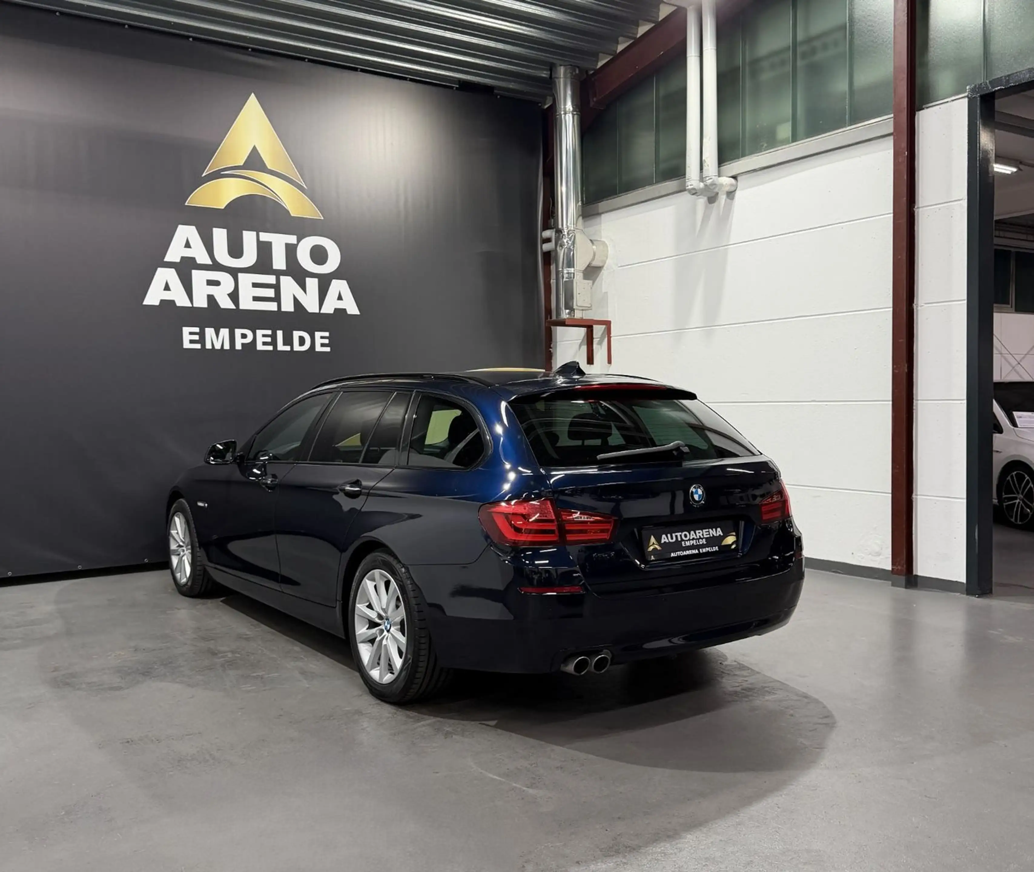 BMW 525 d Touring Aut. *Pano*AHK*Tempo*Bi-Xenon*Leder — photo 7