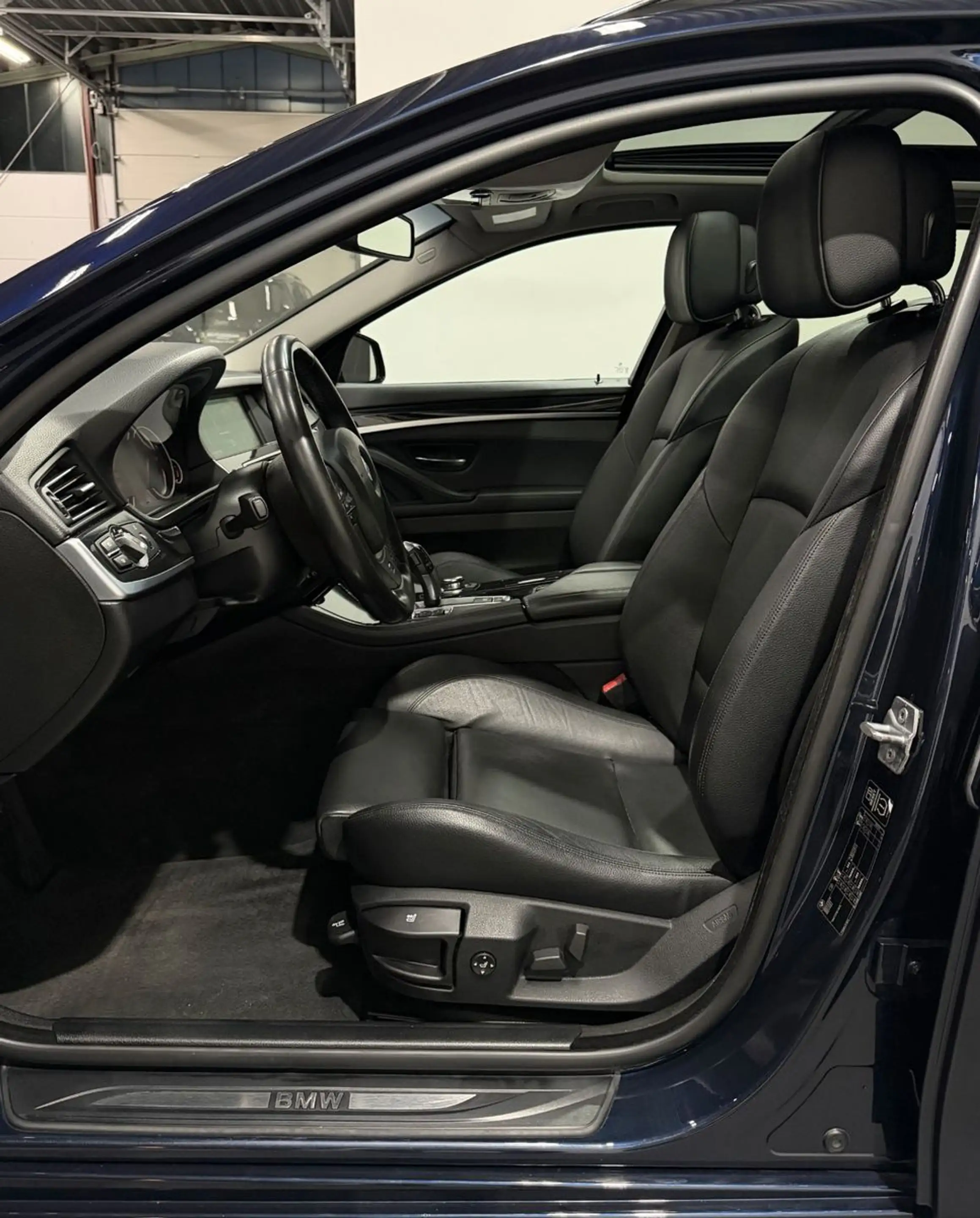 BMW 525 d Touring Aut. *Pano*AHK*Tempo*Bi-Xenon*Leder — photo 10