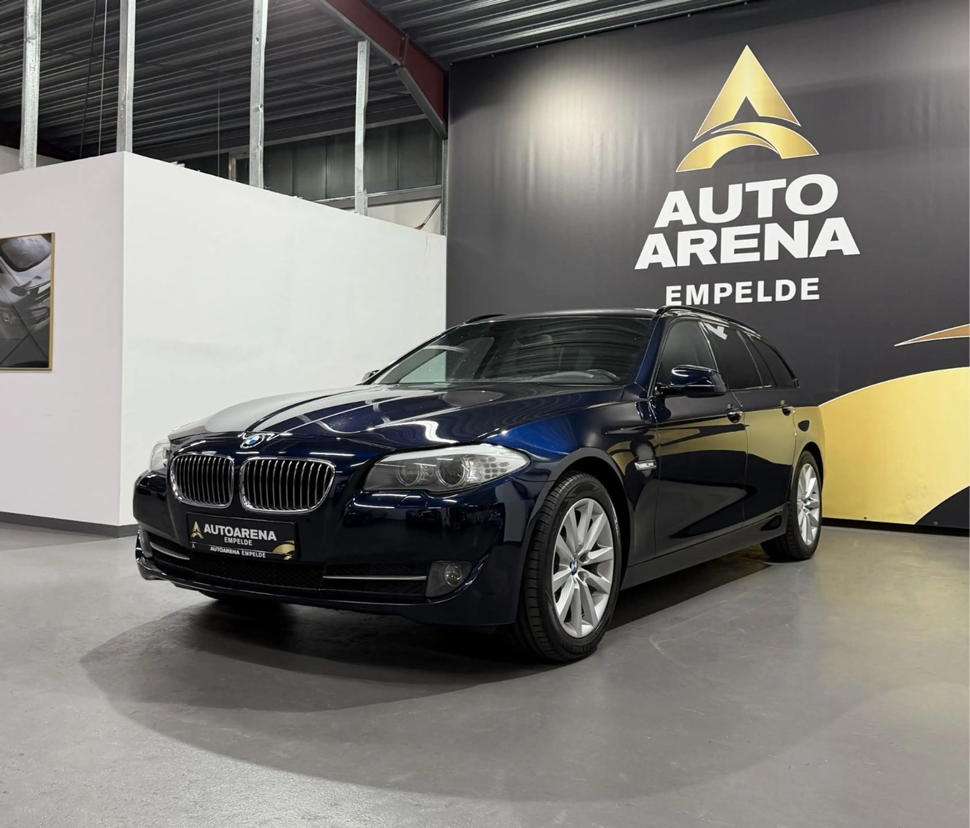 BMW 525 d Touring Aut. *Pano*AHK*Tempo*Bi-Xenon*Leder