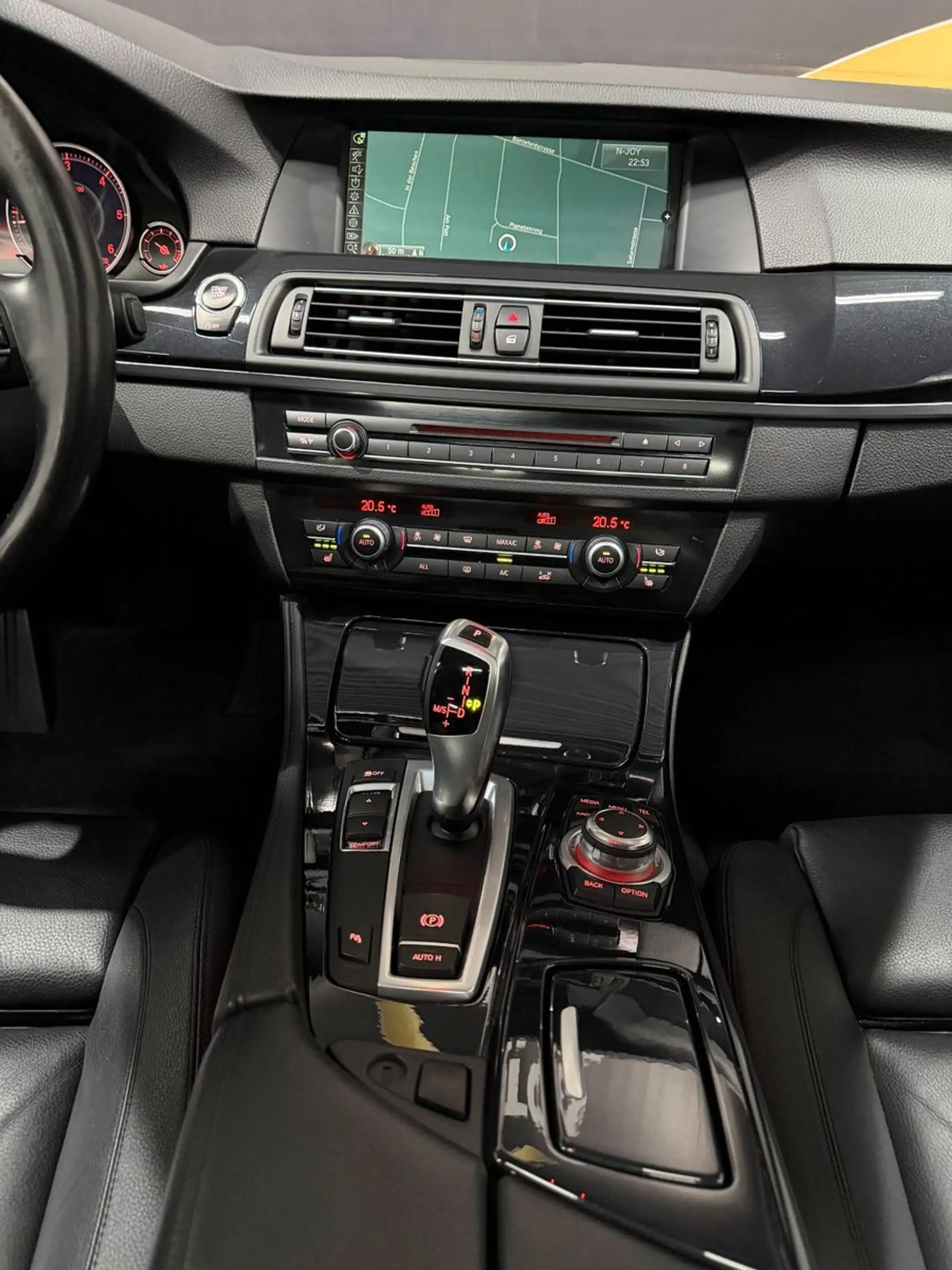 BMW 525 d Touring Aut. *Pano*AHK*Tempo*Bi-Xenon*Leder — photo 15