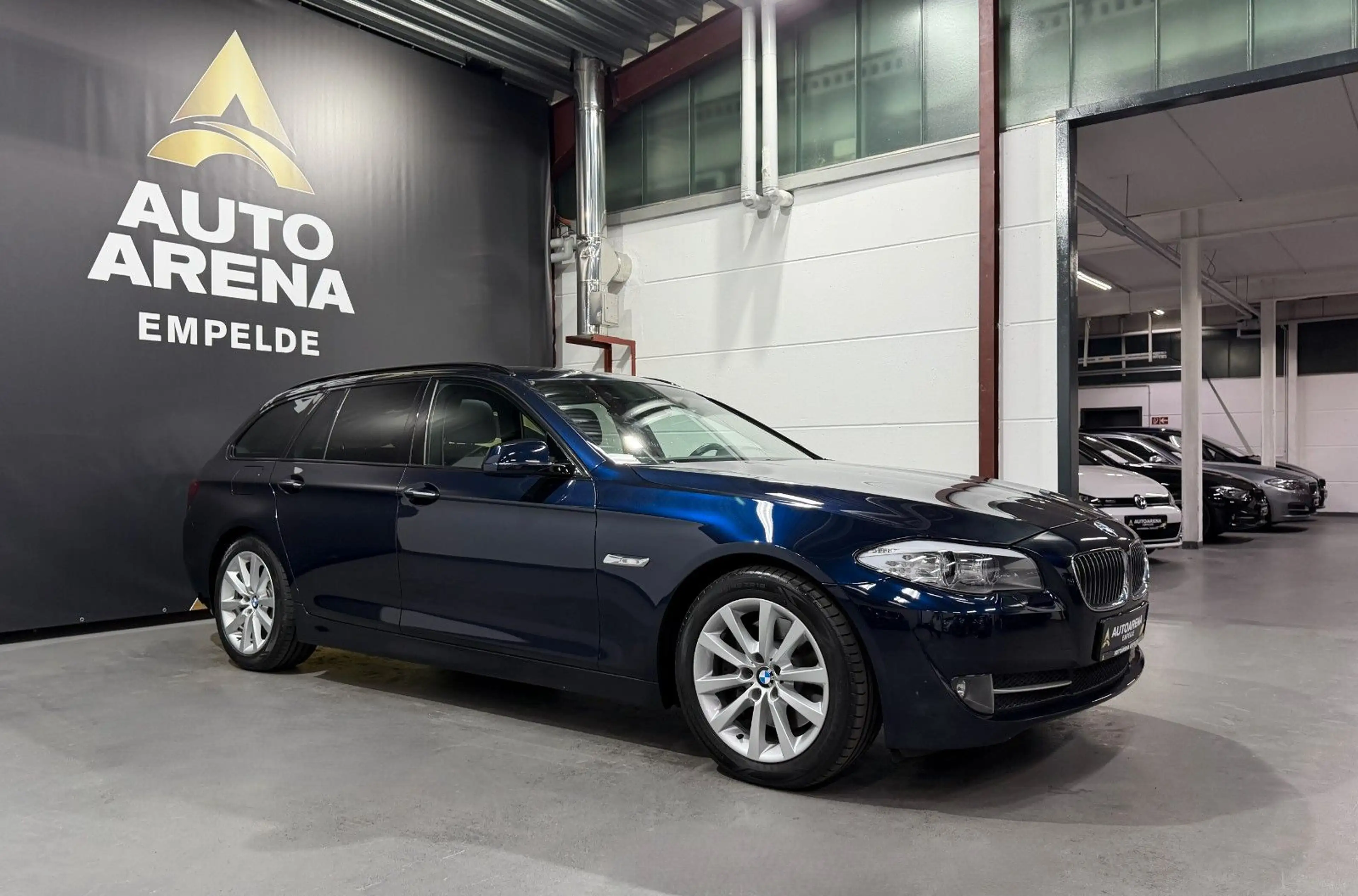BMW 525 d Touring Aut. *Pano*AHK*Tempo*Bi-Xenon*Leder — photo 8