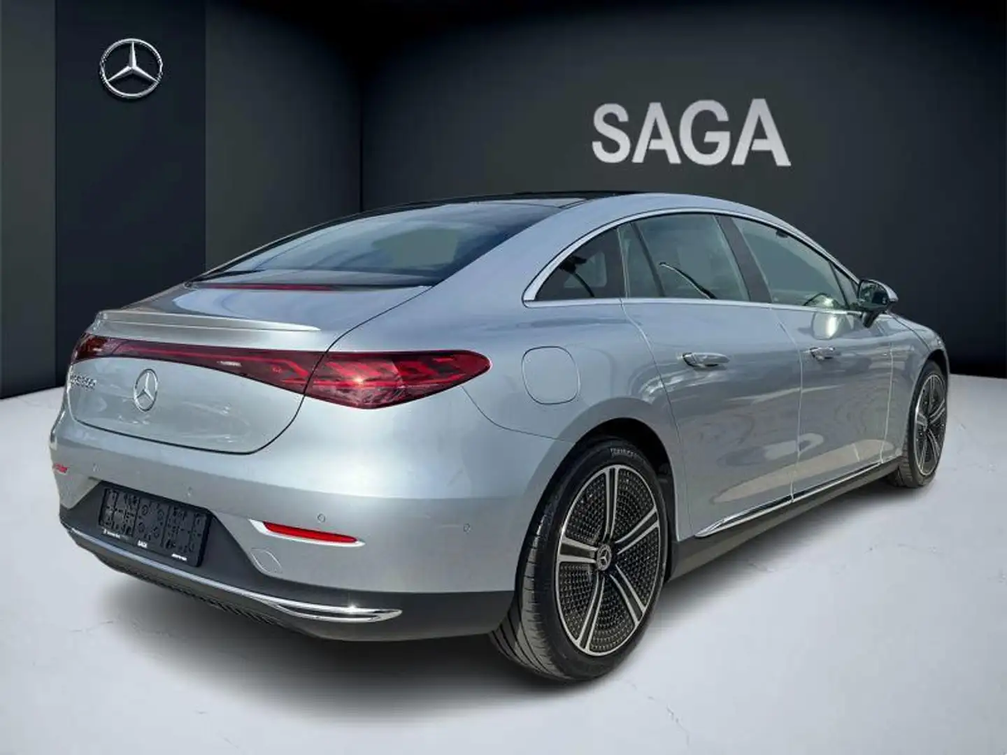 Mercedes-Benz EQE 300 AMG Line "Tech Edition" + HyperScreen Grau - 2