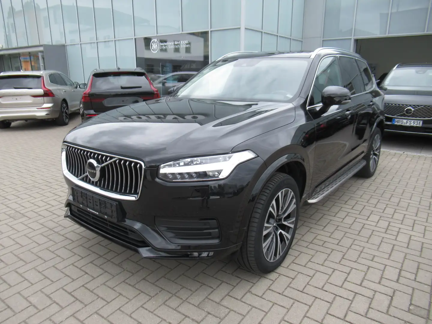 Volvo XC90 B5 Diesel AWD Momentum Pro Automatik Schwarz - 1