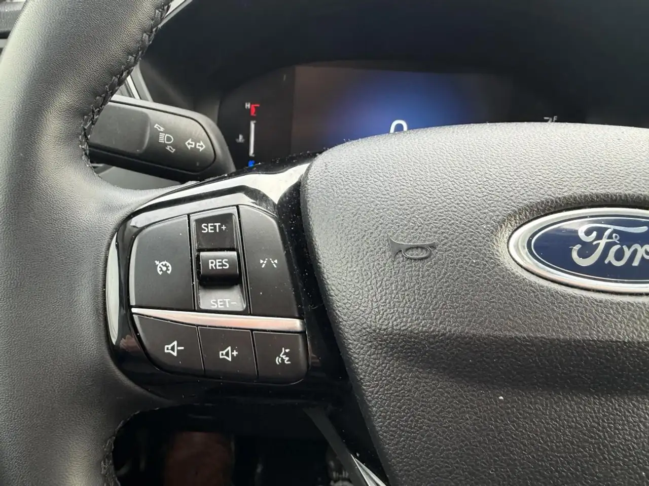 Ford Escape снимка Ford Escape