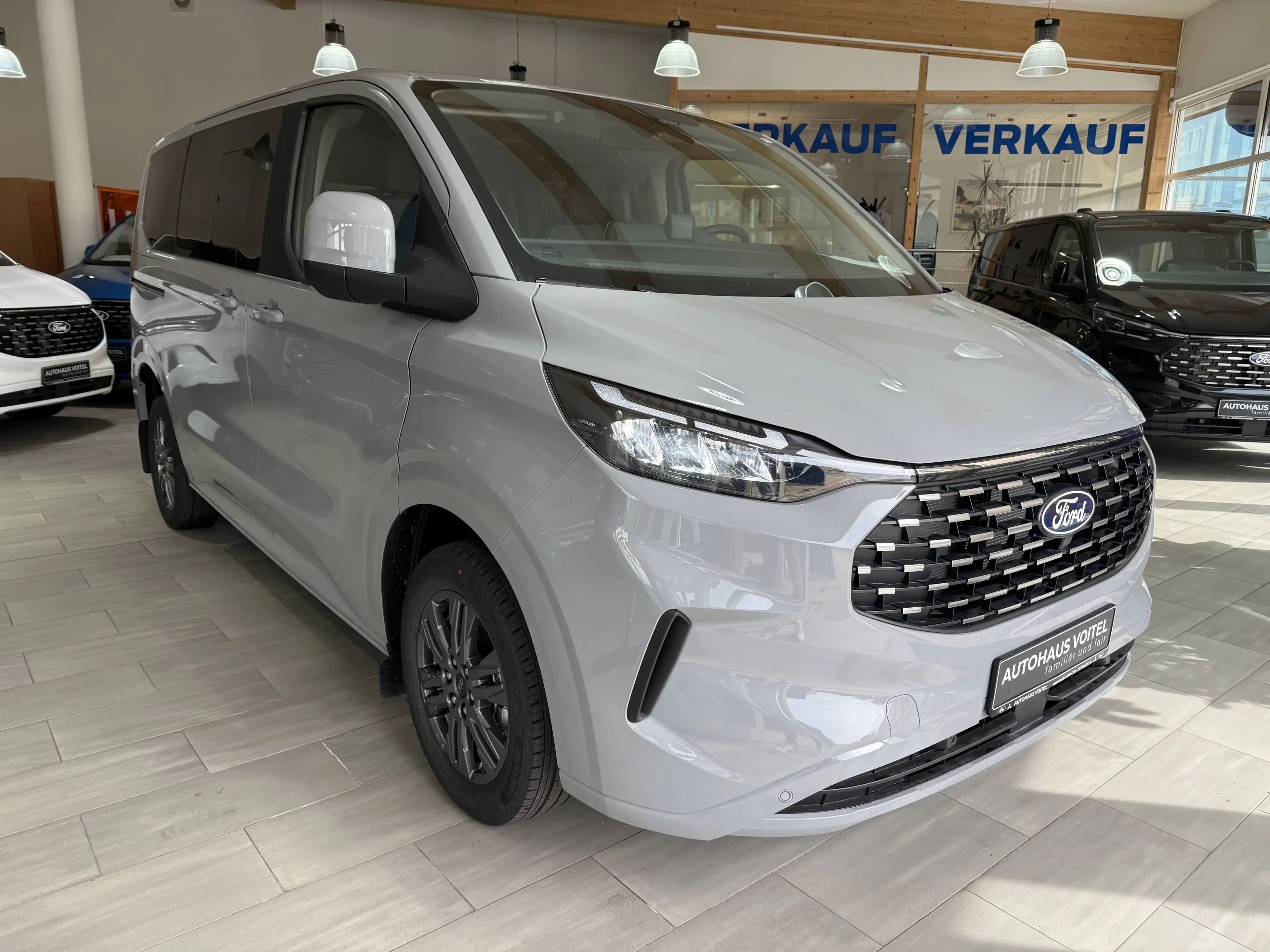Ford Tourneo Custom Titanium Standheizung / 70L Tank — photo 3